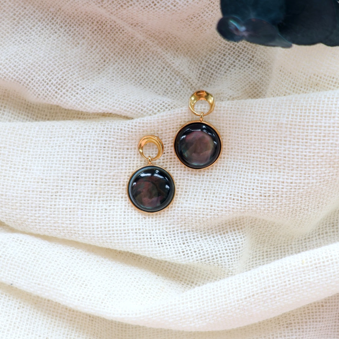 まるい守護 | 黒曜石のピアス