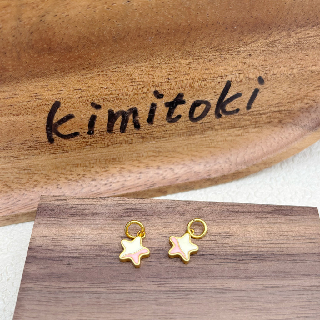 エポキシ加工のツートンカラー星型チャーム（金具付き）
