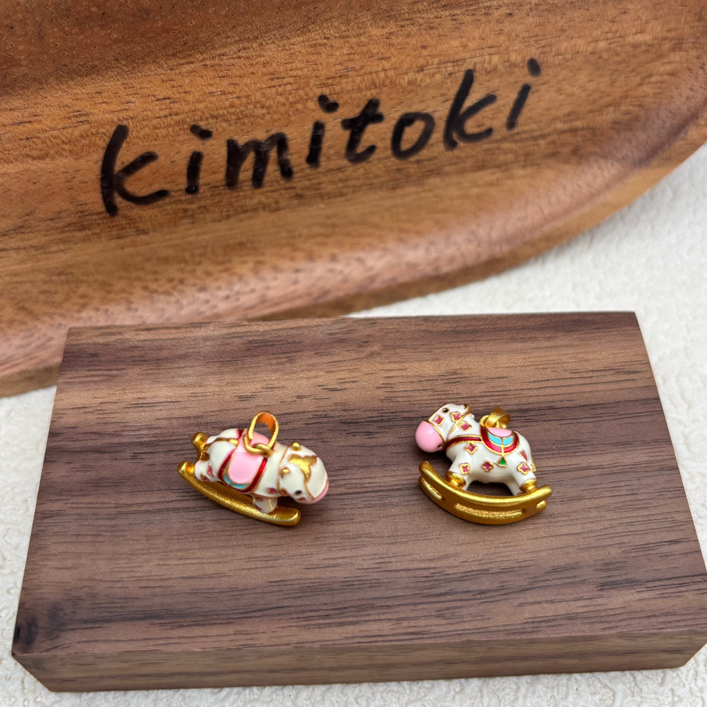 エポキシ加工の立体ロッキングホースチャーム（金具付き）