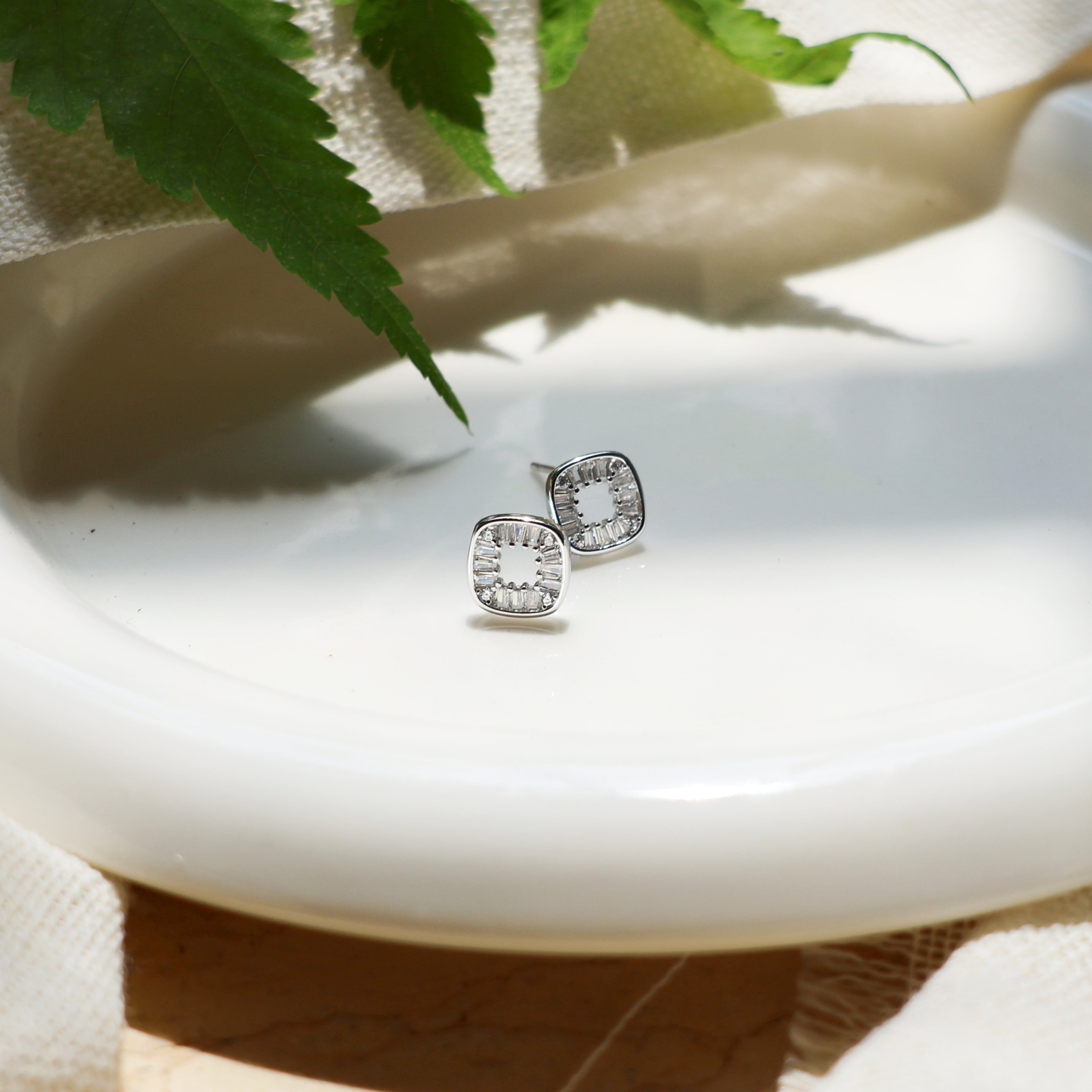 レイヤードスクエア ピアス（シルバー／ゴールド）SV925