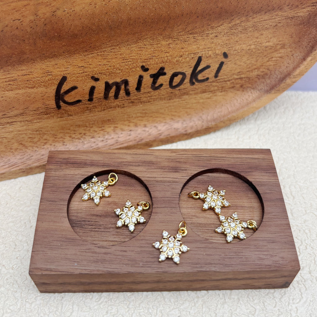 ジルコニアのスノーフレークチャーム