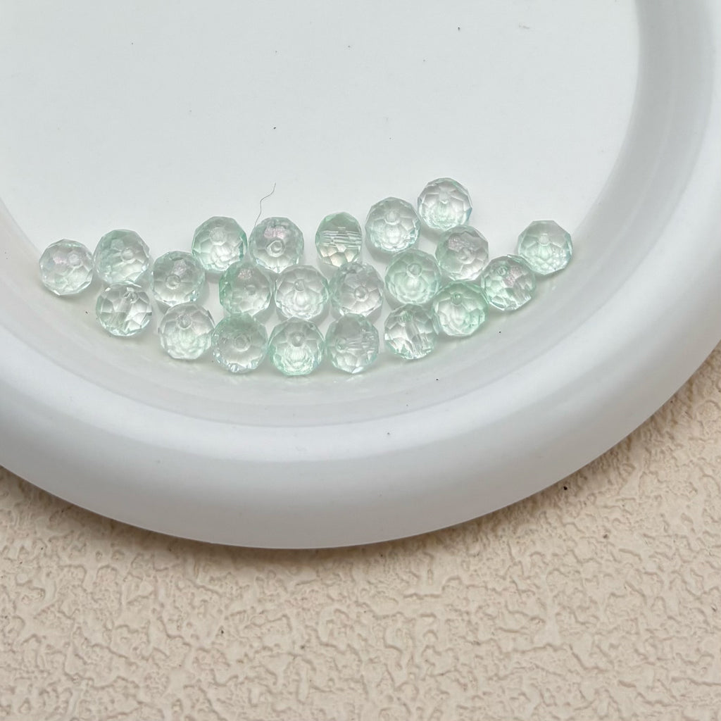 8mm | クリア x ミントグリーングラスビーズ（オーロラコート）