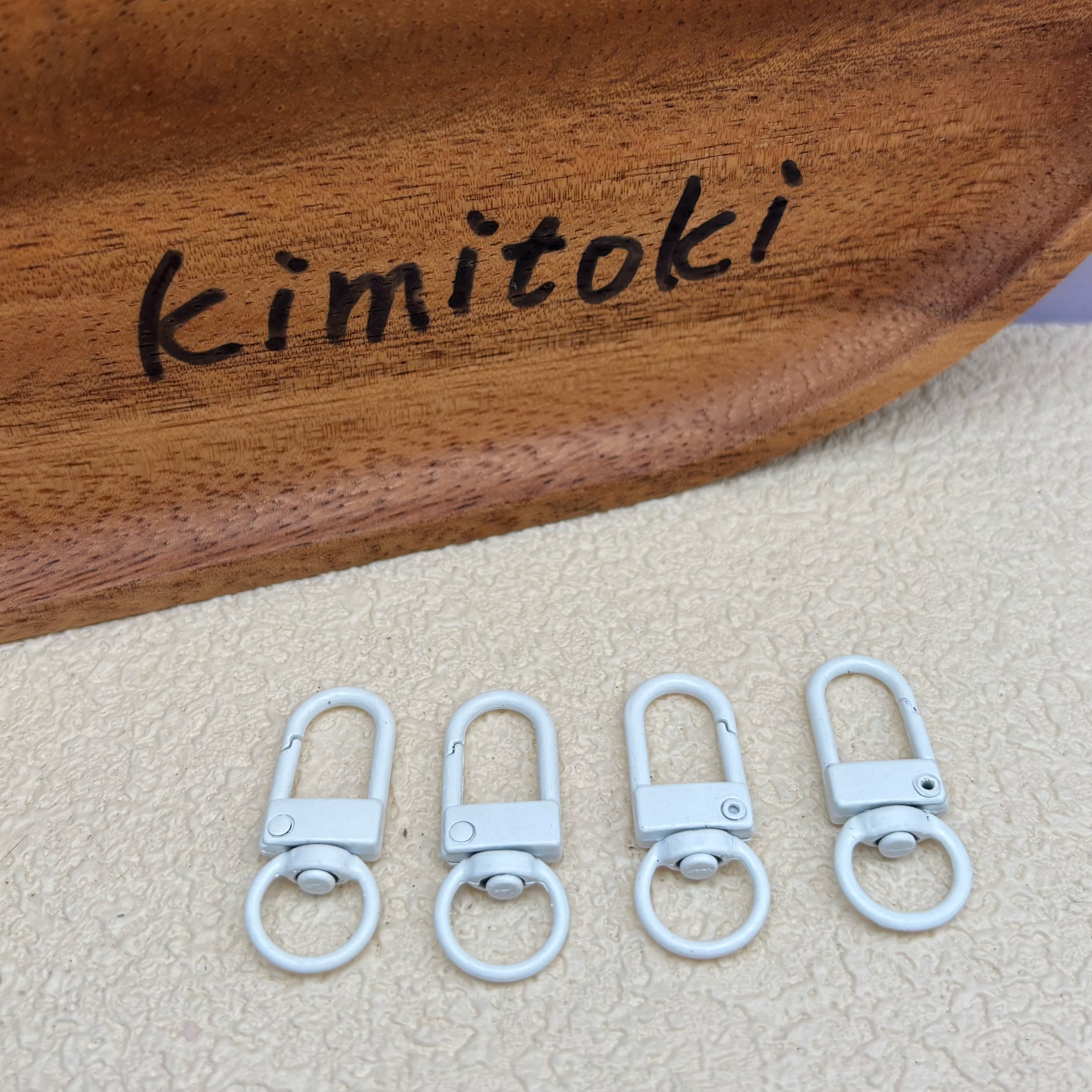 回転丸カン付きキーホルダー　ナスカン