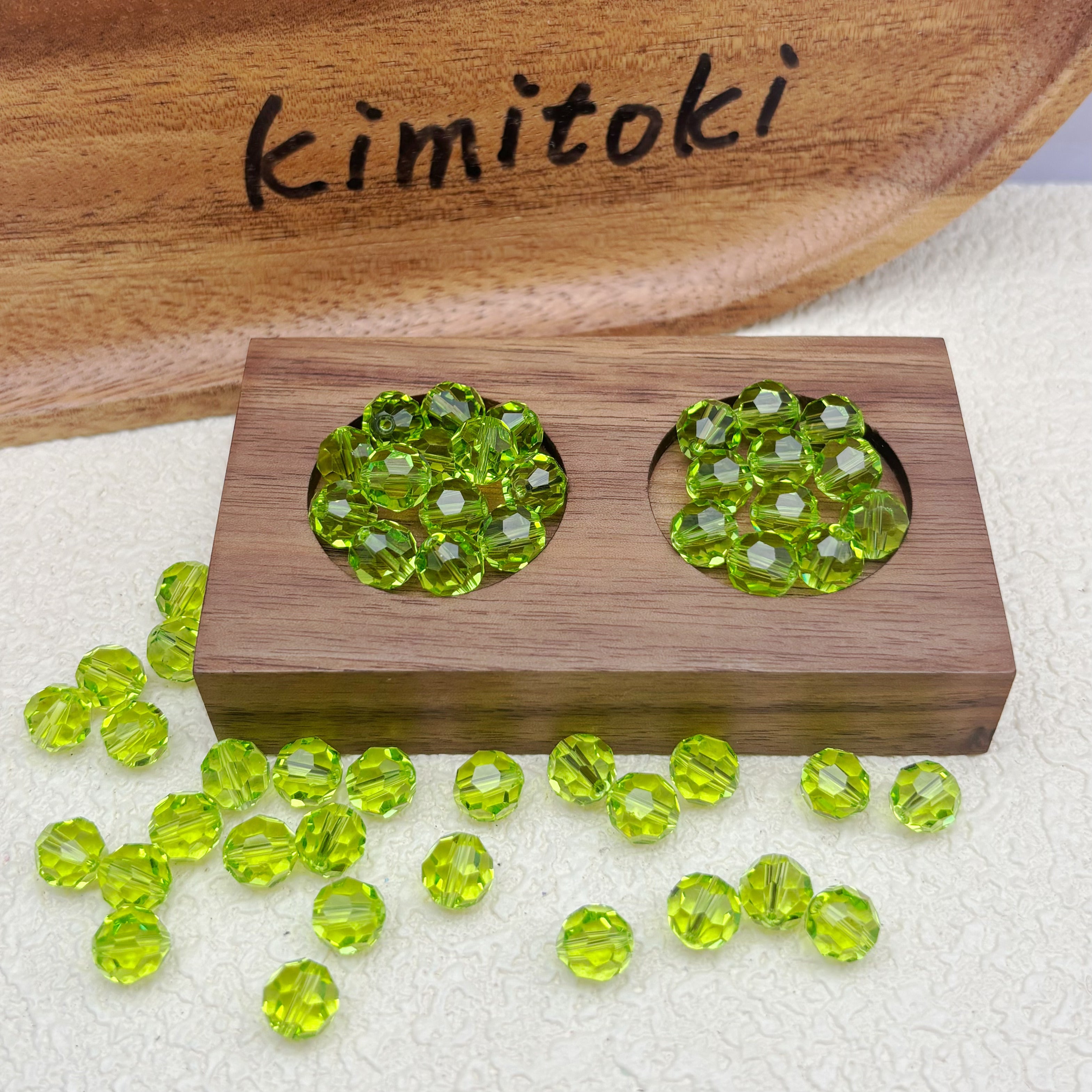 8mm | 若草色グラスグリーンスワロ風クリスタルガラスビーズ