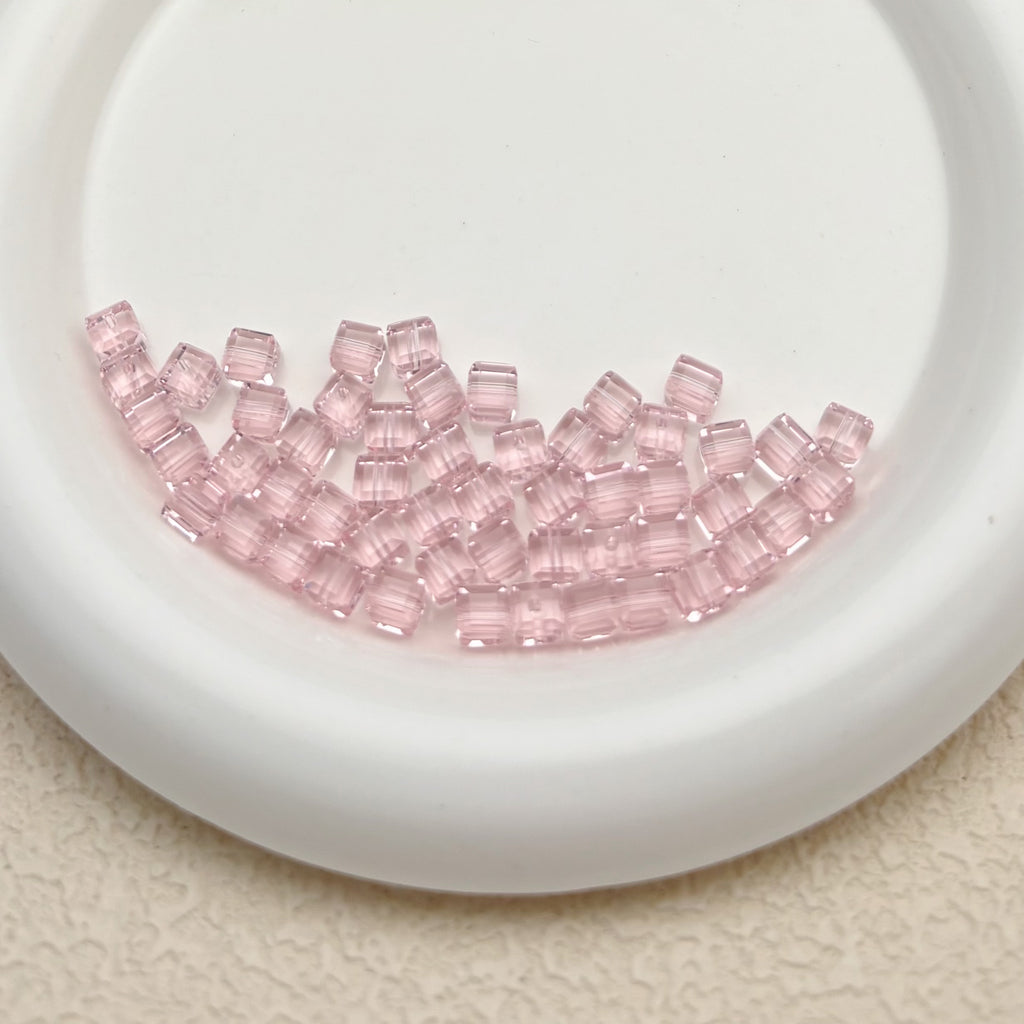 6mm | ピンクスワロ風クリスタルガラスキューブビーズ