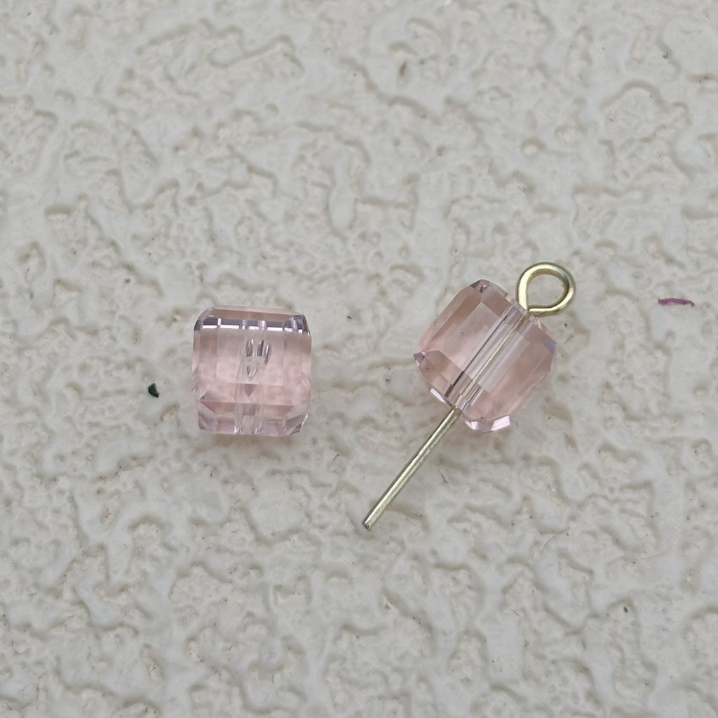 6mm | ピンクスワロ風クリスタルガラスキューブビーズ