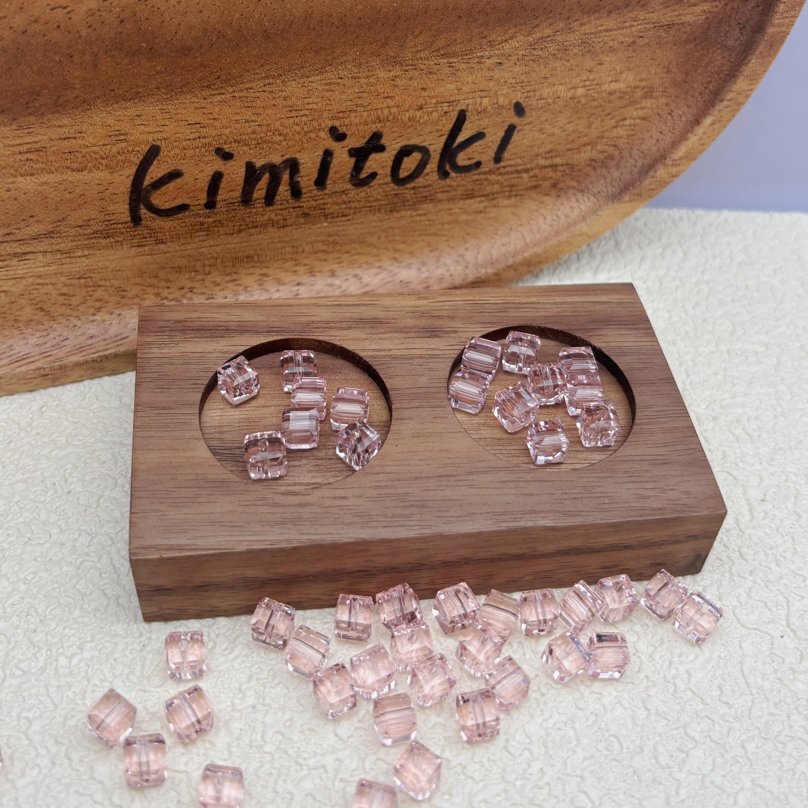 6mm | スモークピンクスワロ風クリスタルガラスキューブビーズ