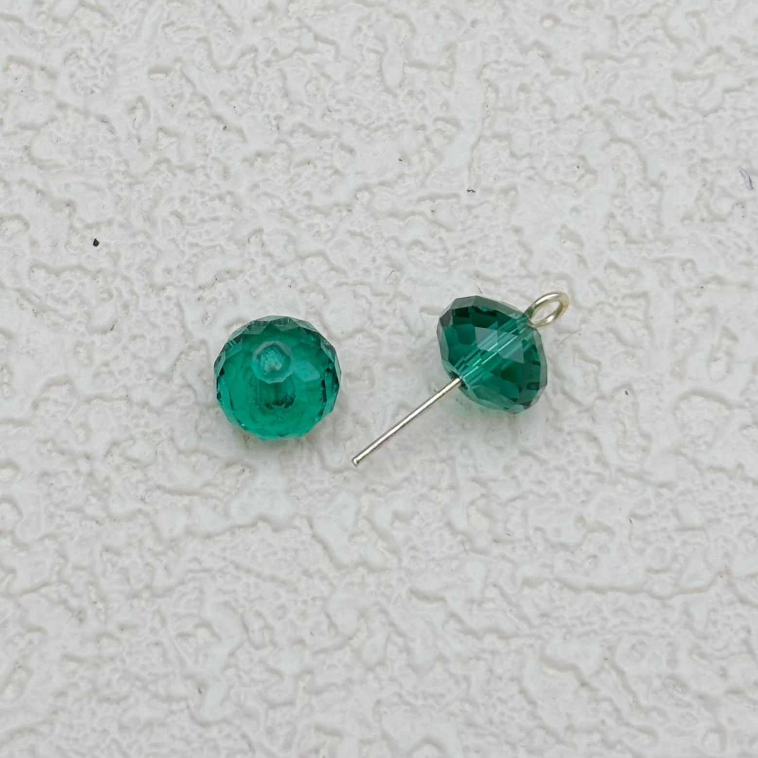 8mm | レイクグリーンスワロ風クリスタルガラスロンデルビーズ