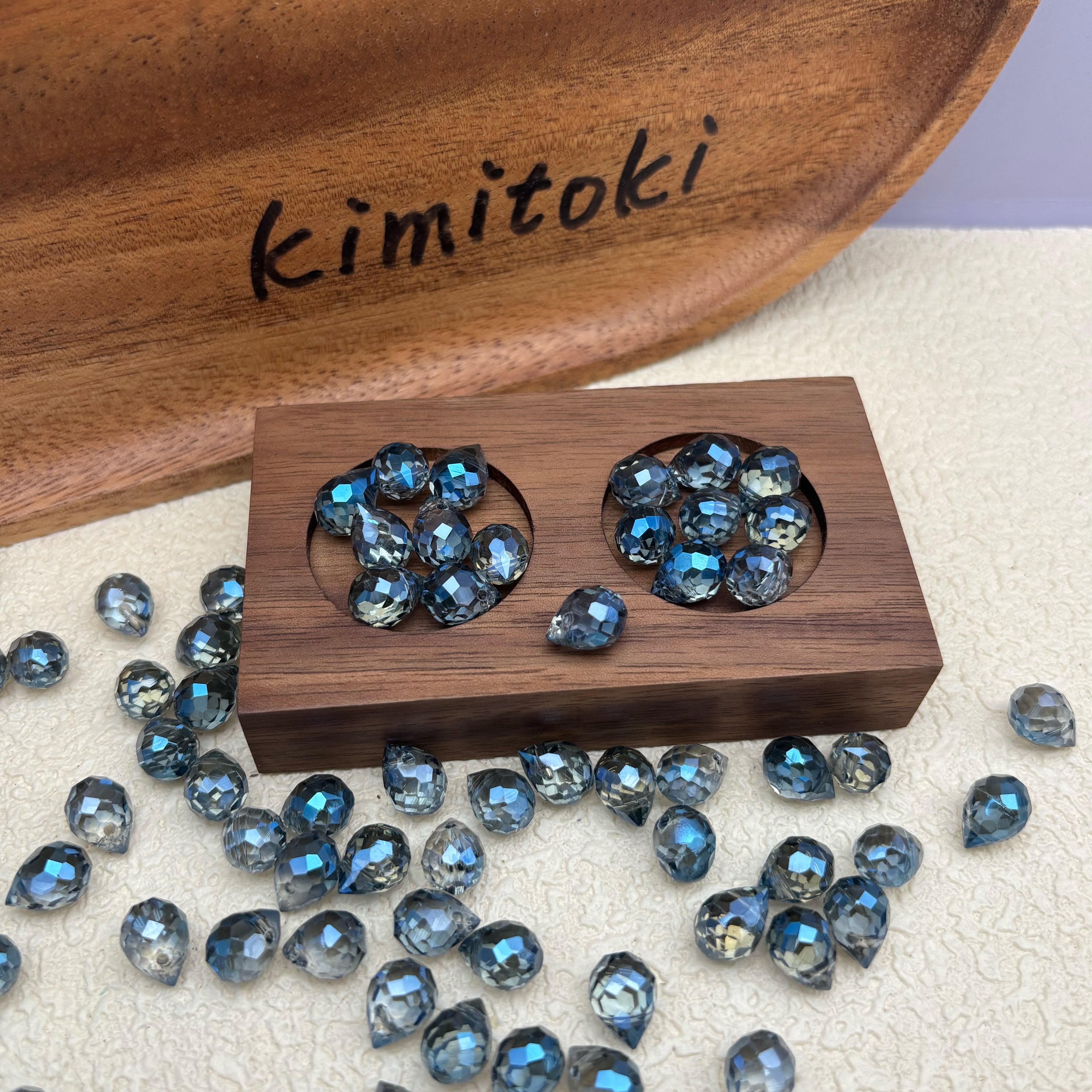 8mm | ネイビーブルー x オーロラカラーのドロップビーズ