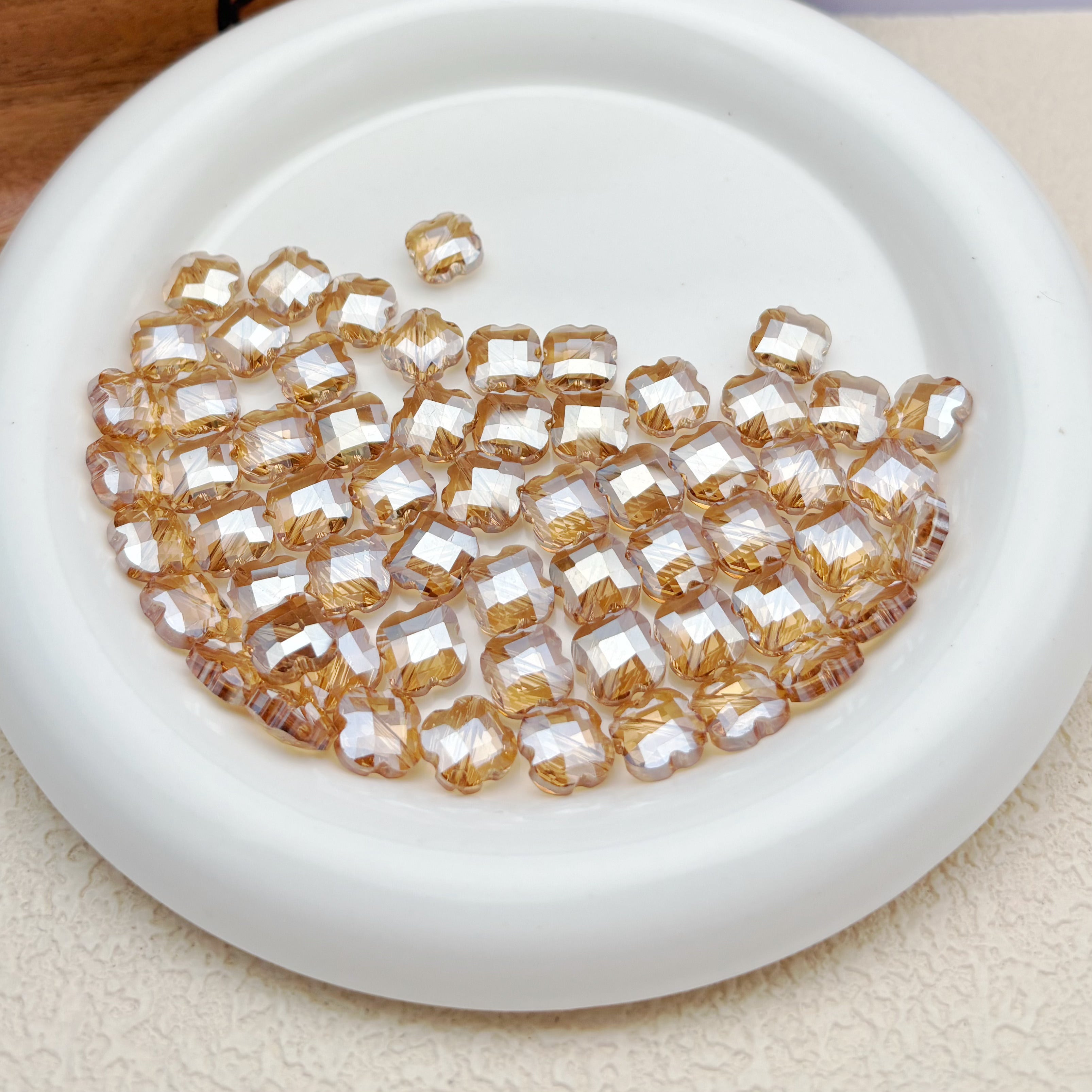 12mm | シャンパンカラー x オーロラカラーの四つ葉ビーズ