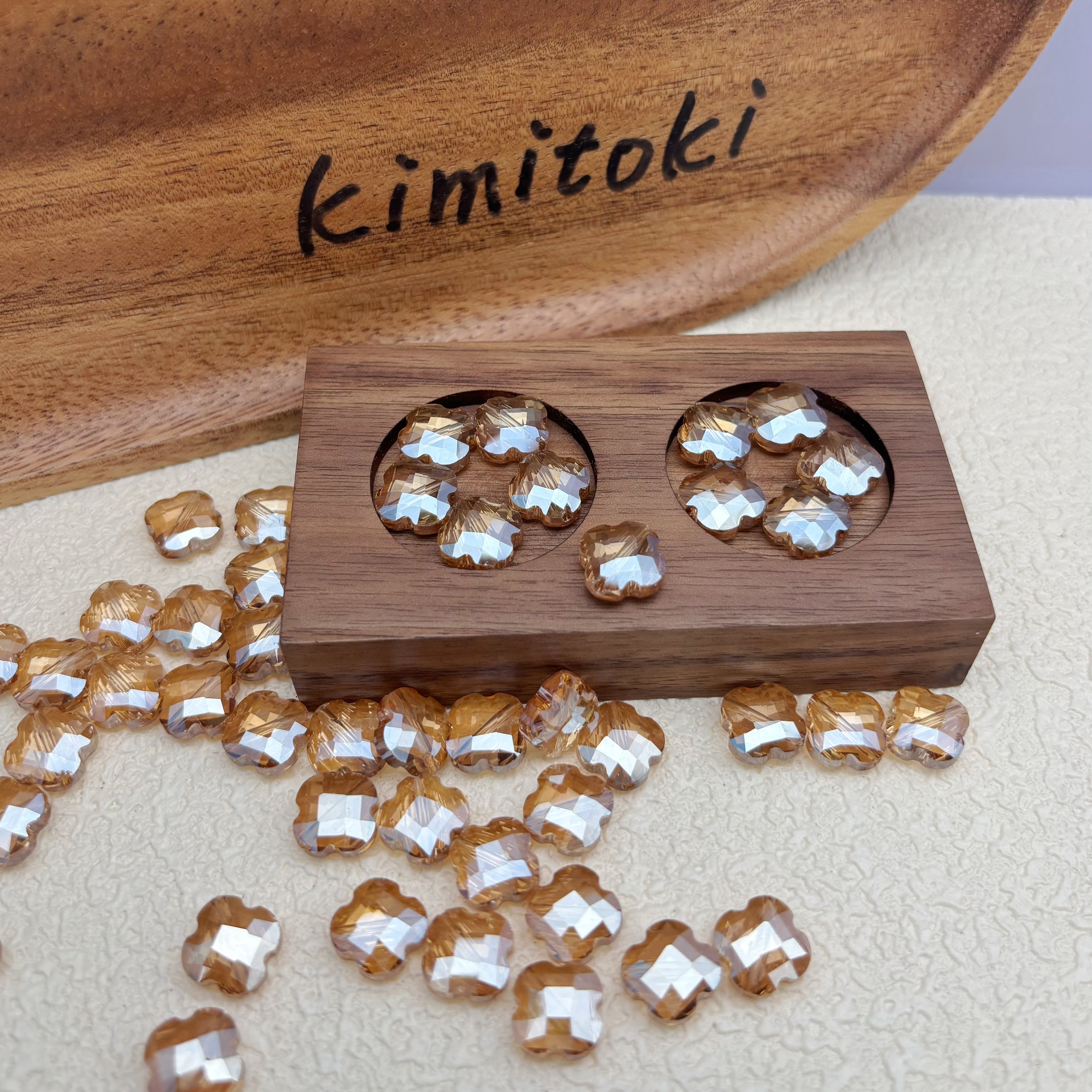 12mm | シャンパンカラー x オーロラカラーの四つ葉ビーズ