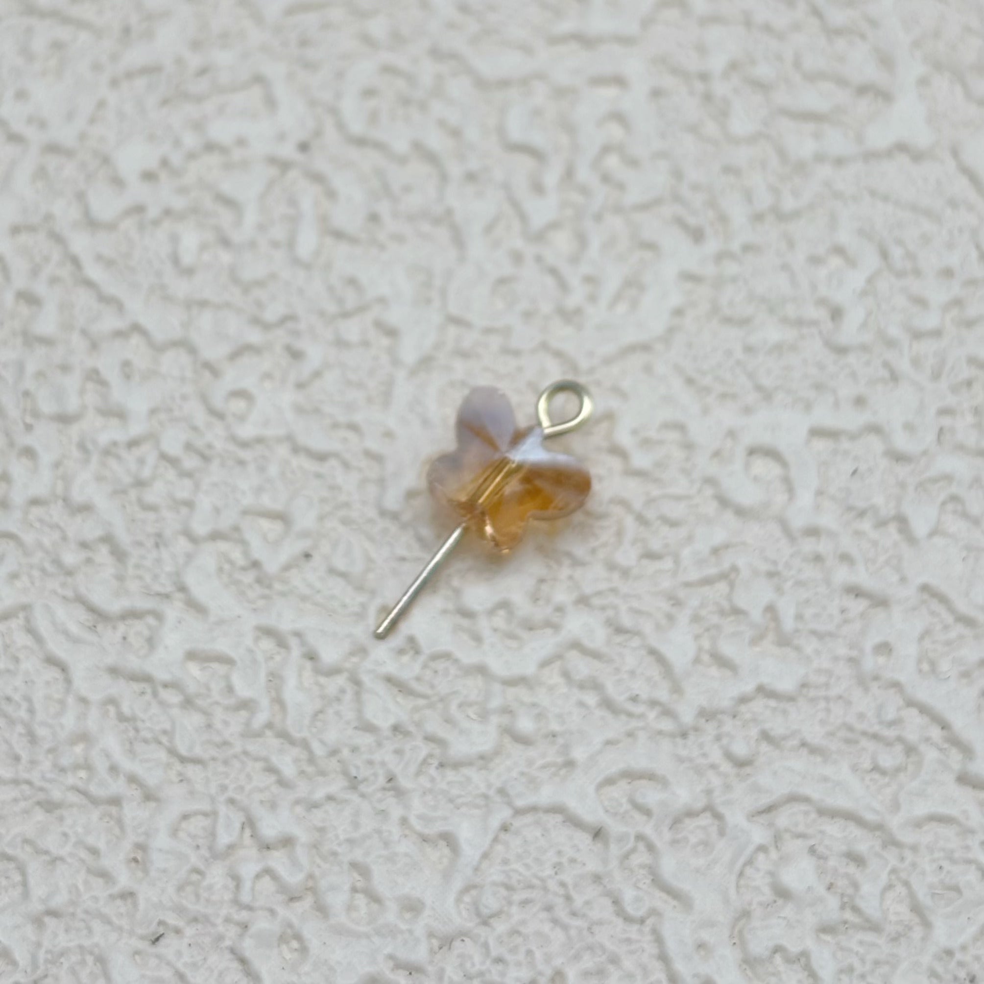 8mm | シャンパンカラー x オーロラカラーの蝶型ビーズ