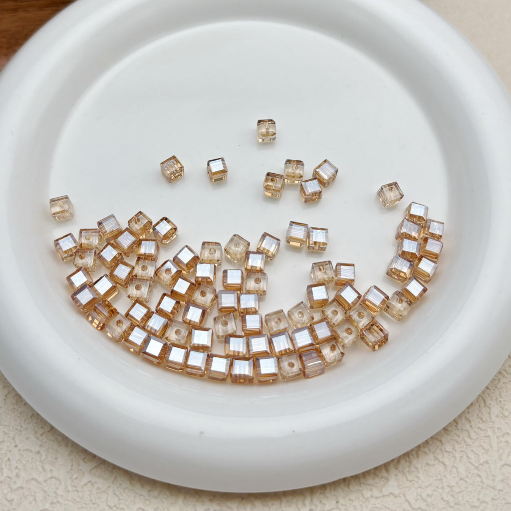 6mm | シャンパンカラー x オーロラカラーのキューブビーズ