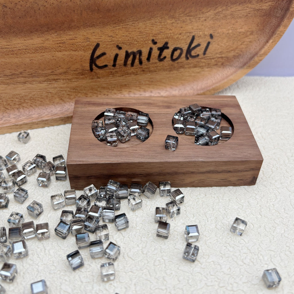 6mm | クリアグレー x オーロラカラーのキューブビーズ
