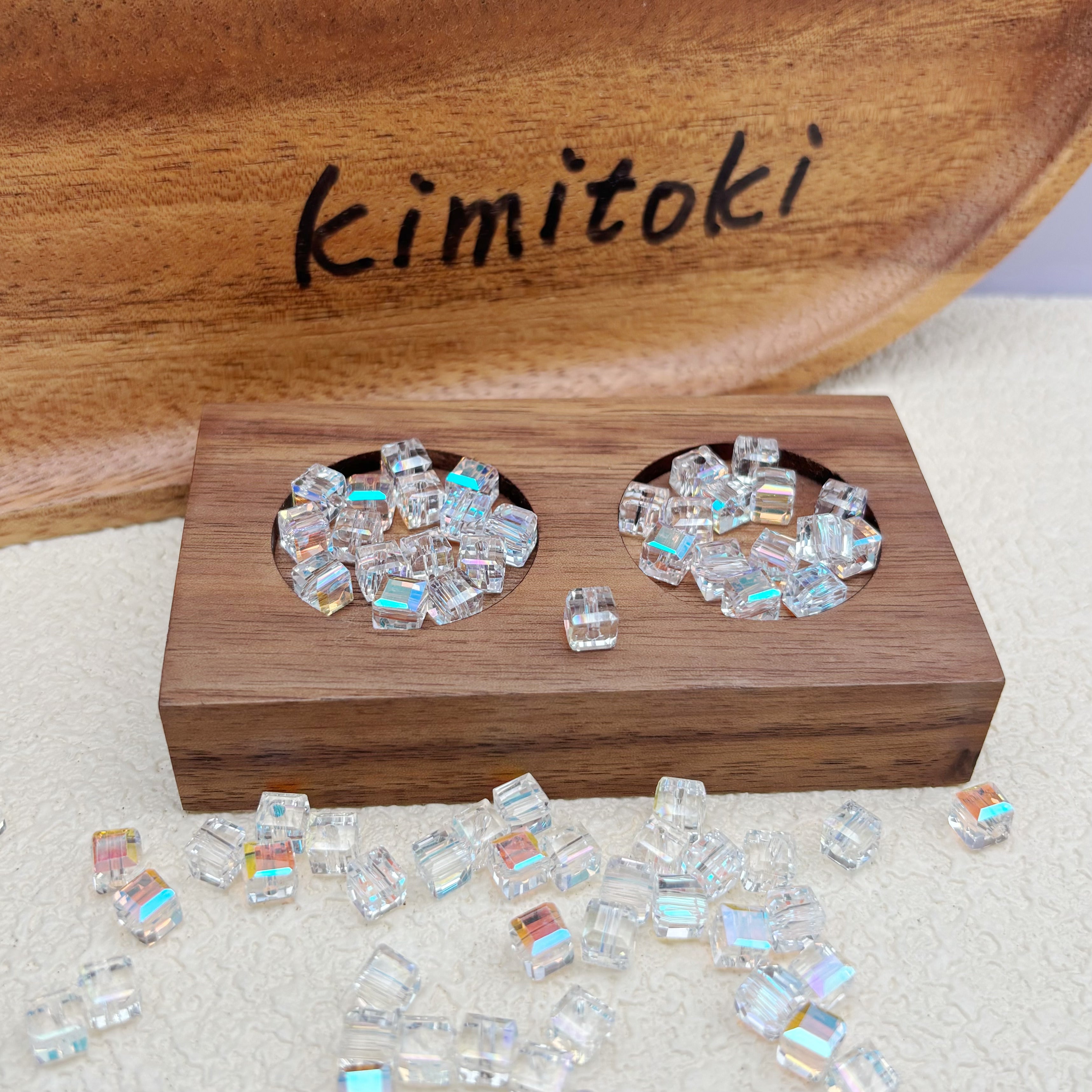 6mm | クリア x オーロラカラーのキューブビーズ
