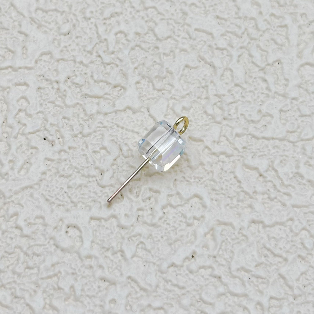 6mm | クリア x オーロラカラーのキューブビーズ