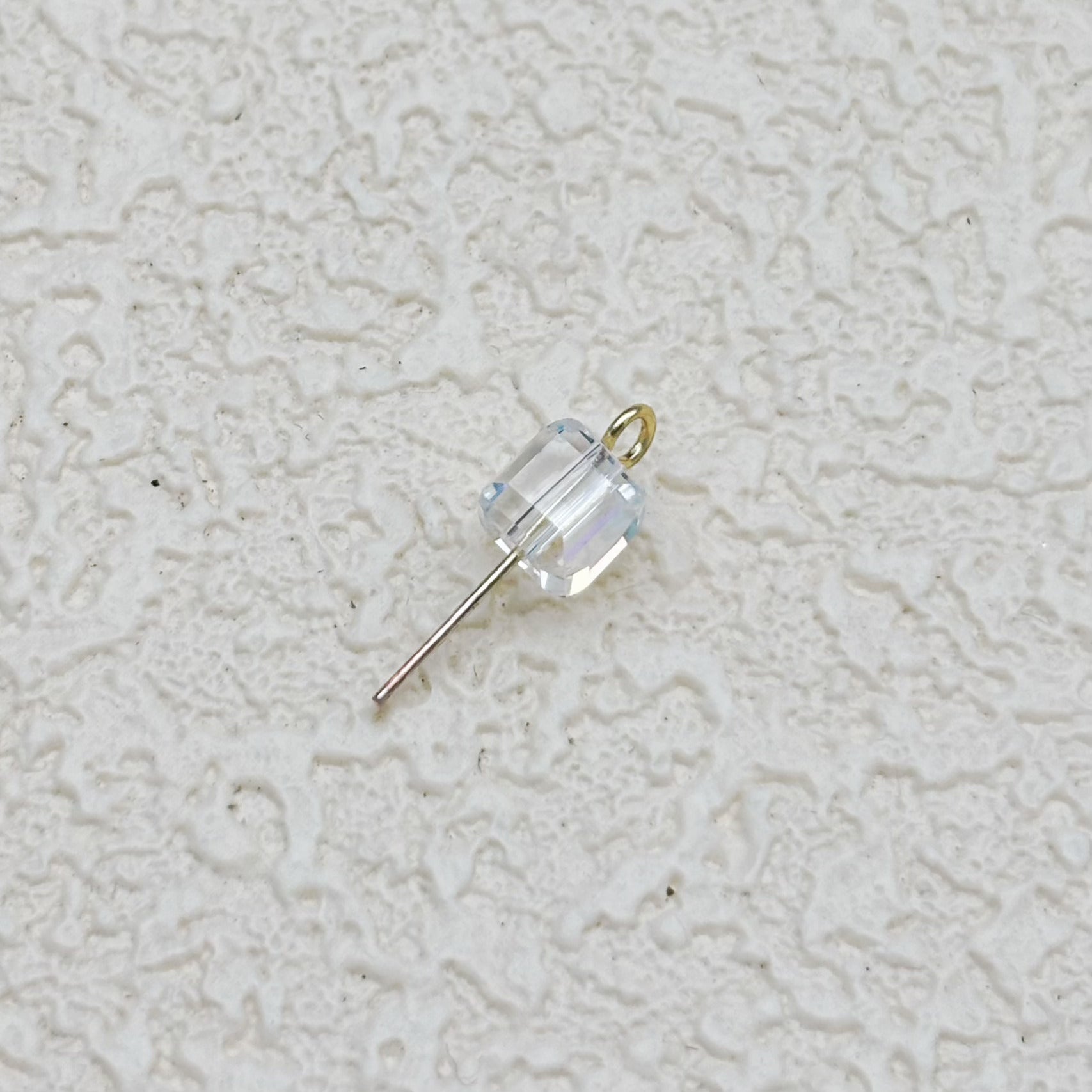 6mm | クリア x オーロラカラーのキューブビーズ