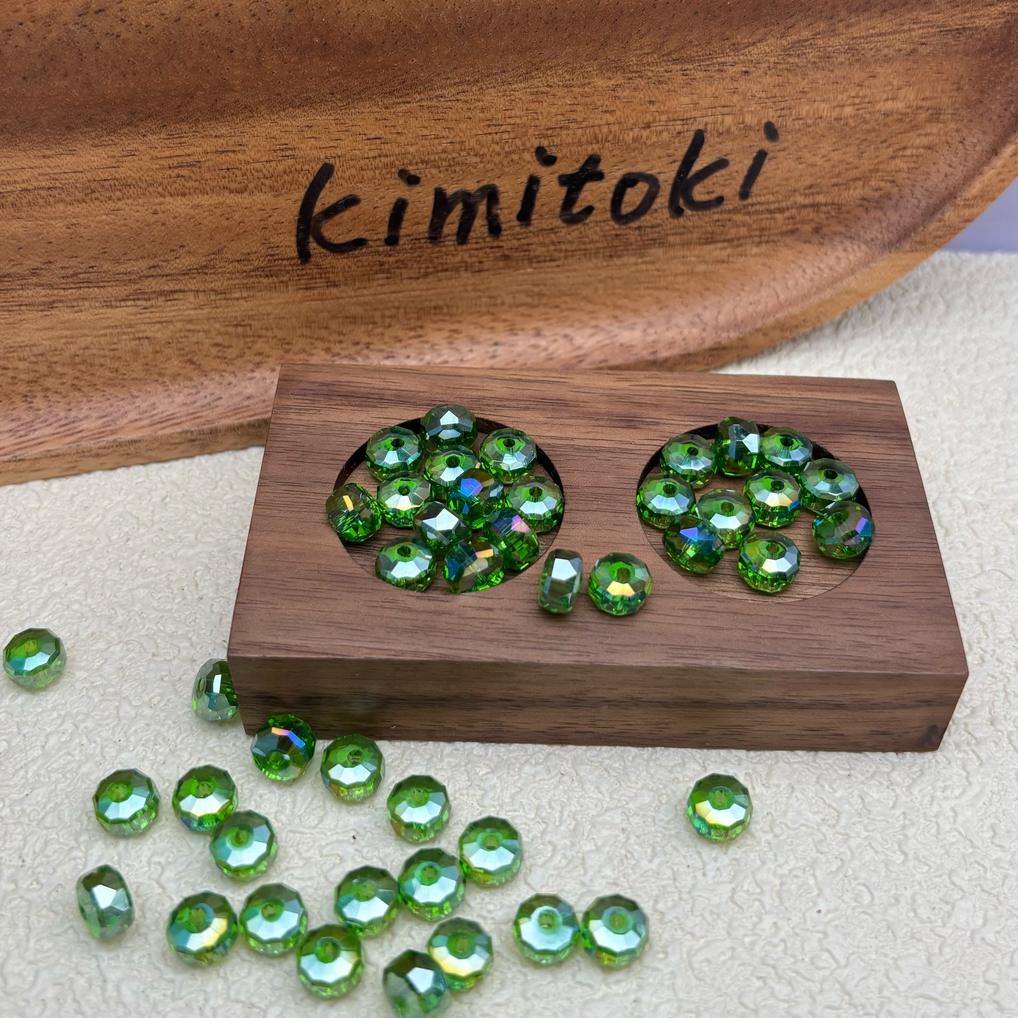 8mm | グラスグリーン x オーロラカラーのロンデルビーズ