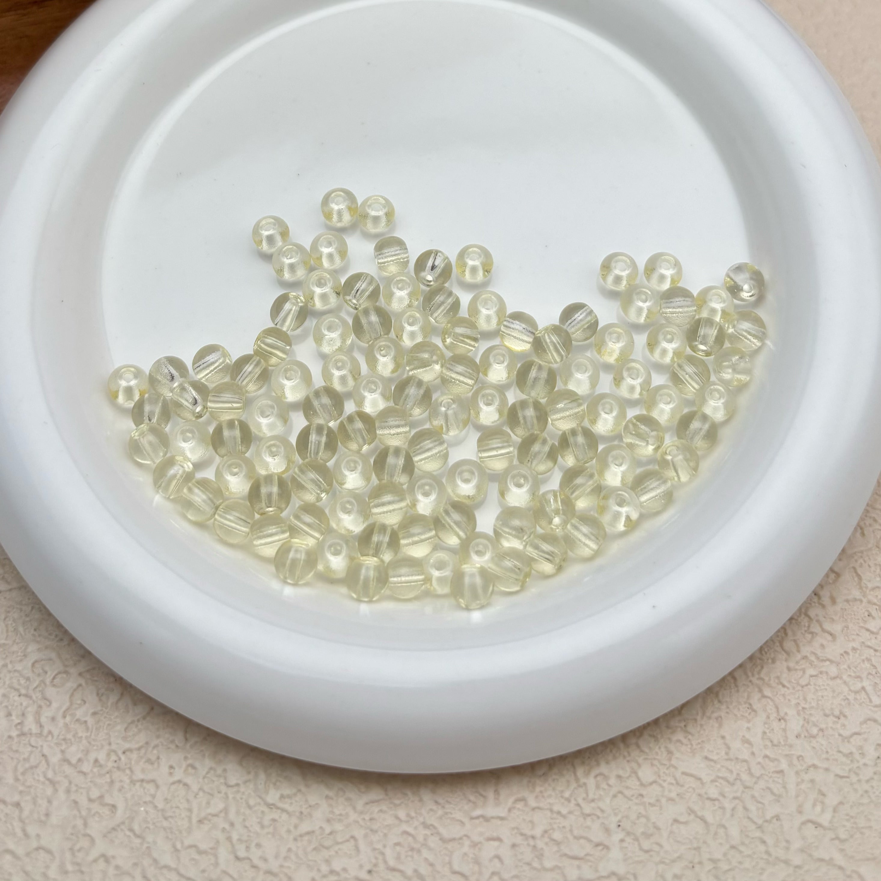 6mm | ライトイエローグラスビーズ