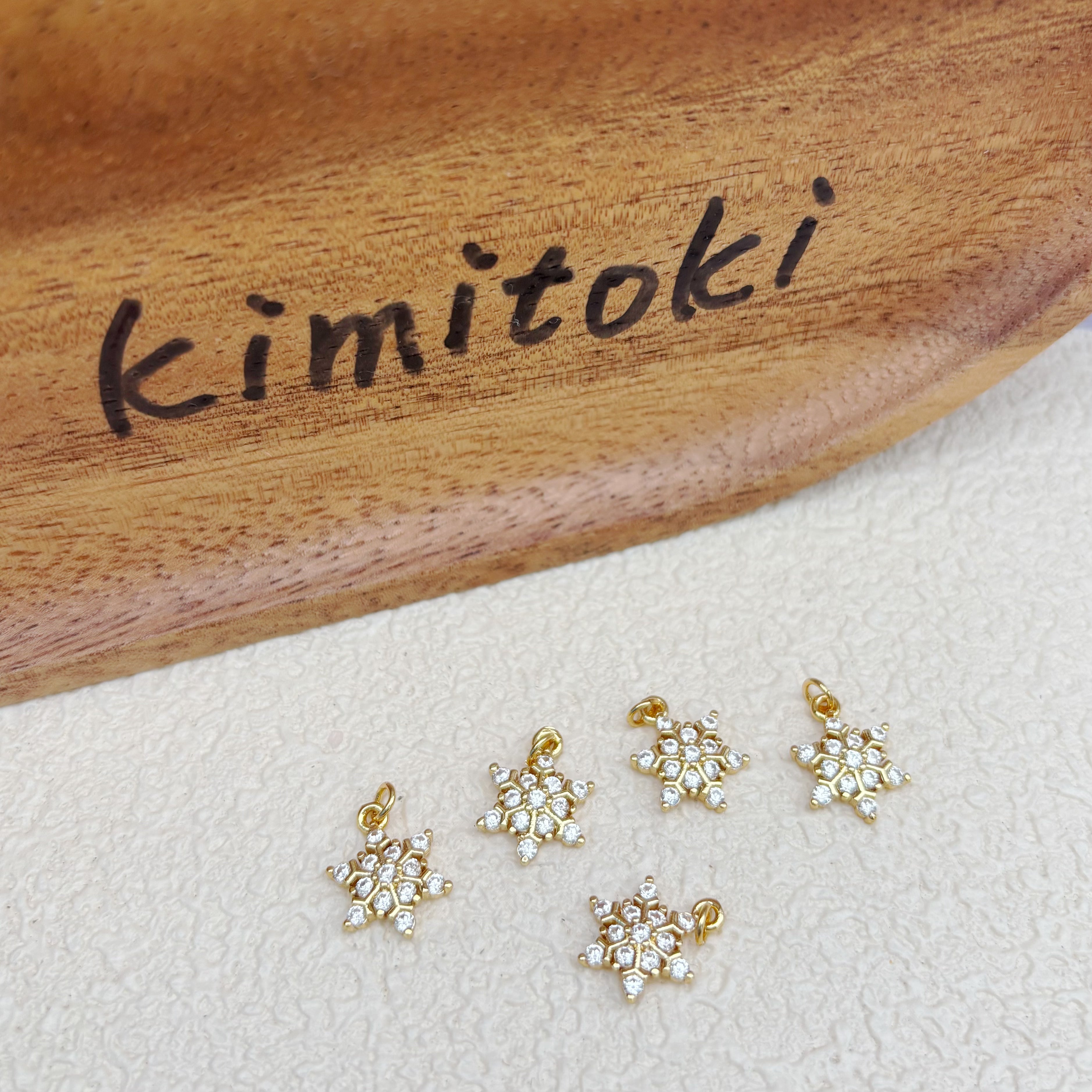 ジルコニアのスノーフレークチャーム