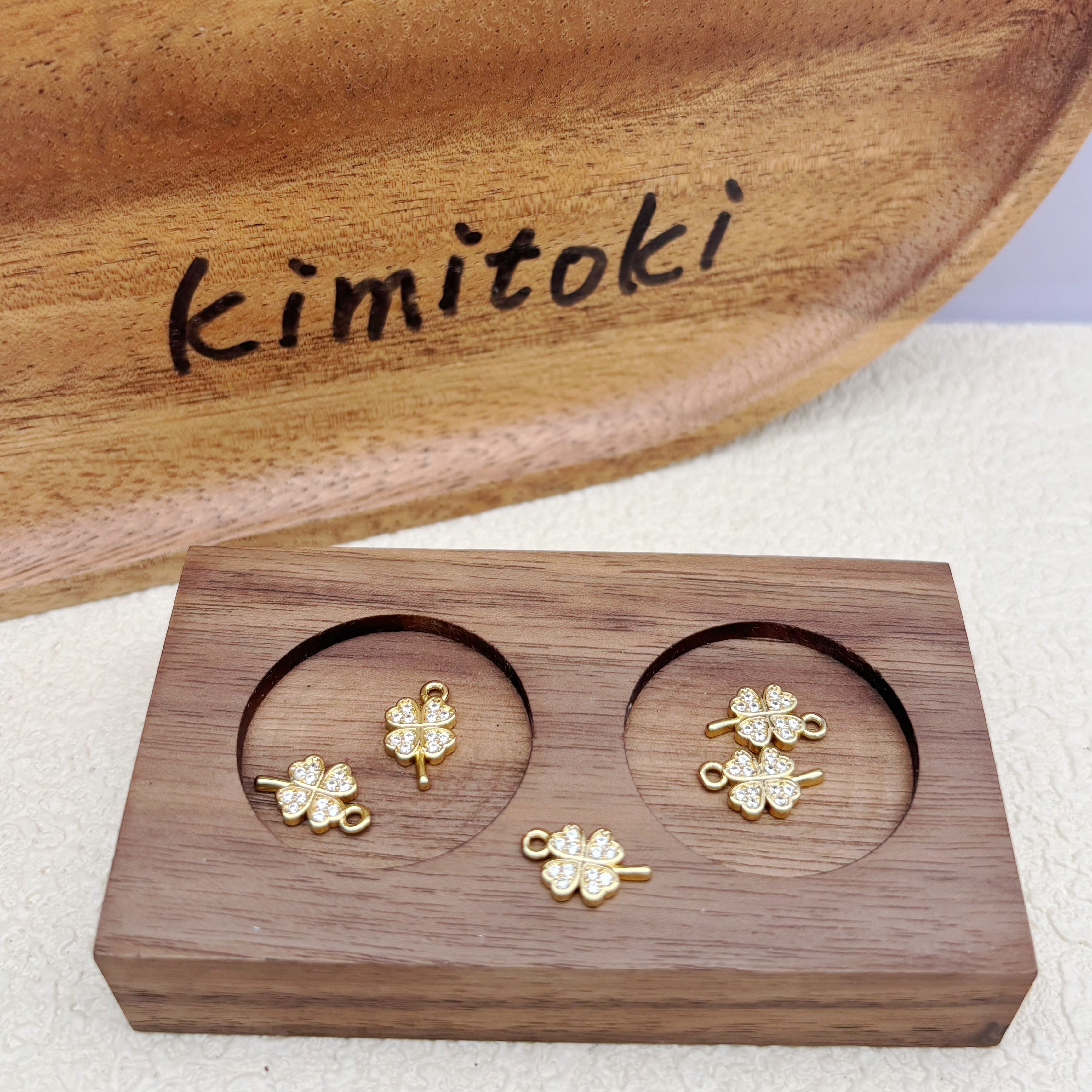 ジルコニアの四つ葉チャーム