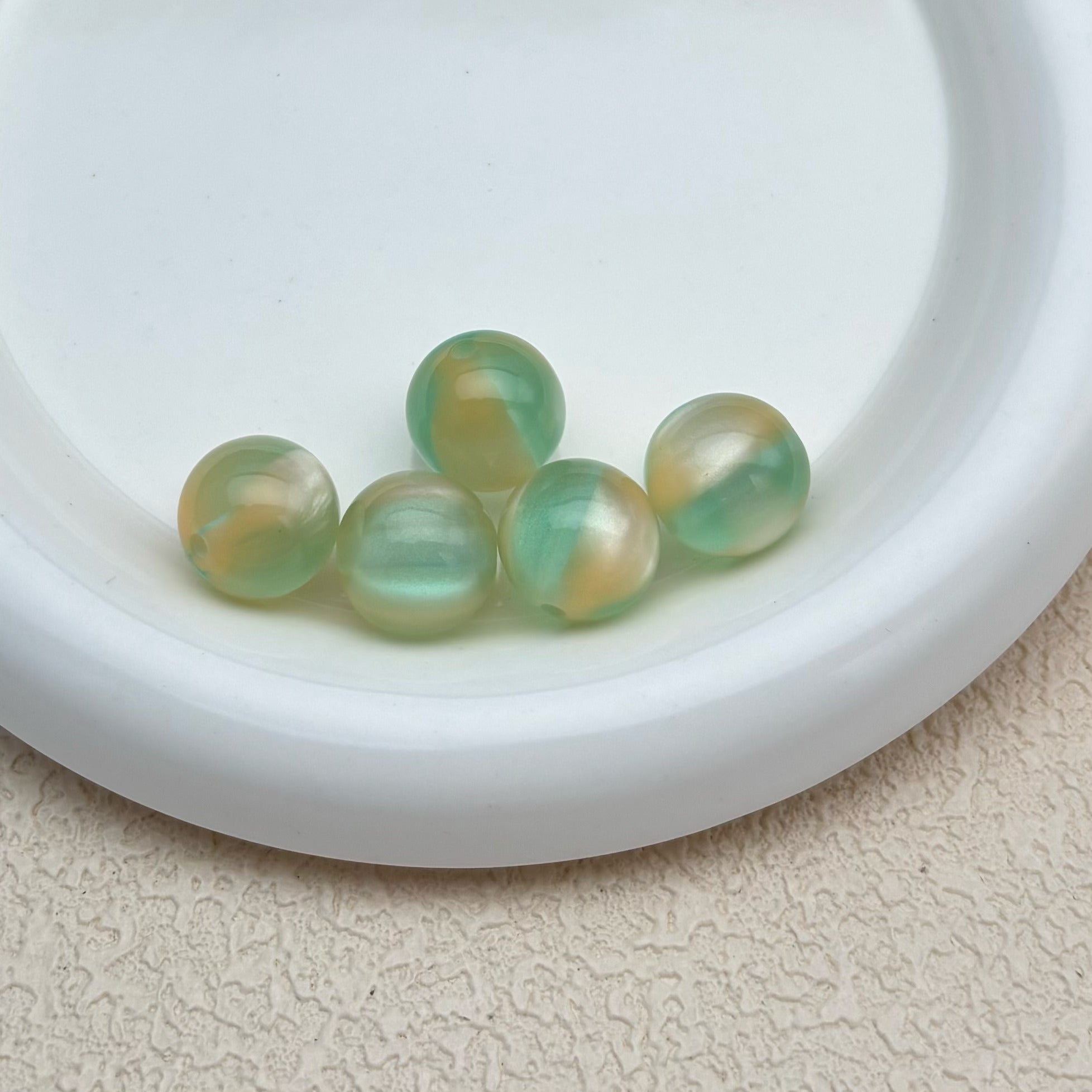 16mm | ミントグリーン x ゴールドキャッツアイビーズ