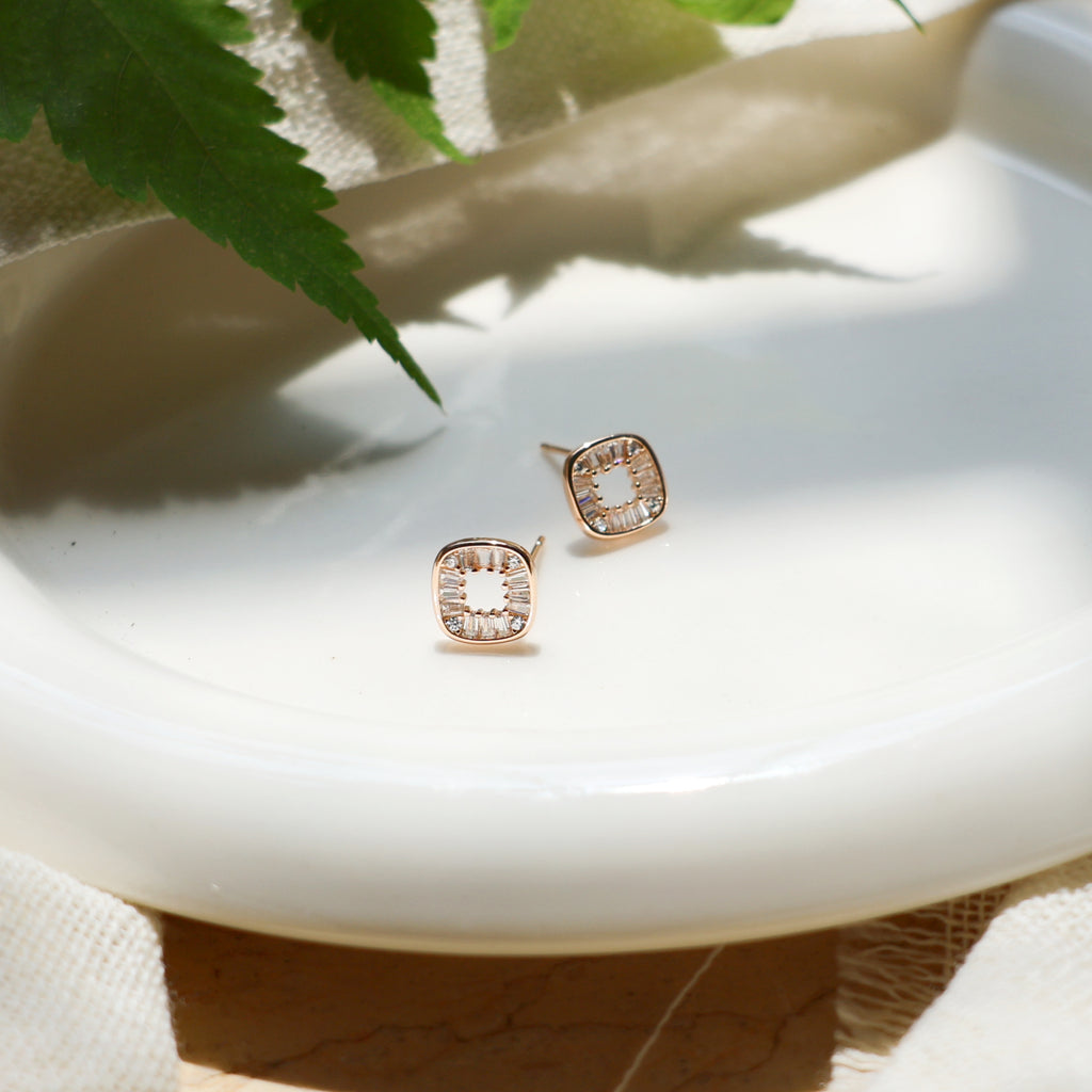 レイヤードスクエア ピアス（シルバー／ゴールド）SV925