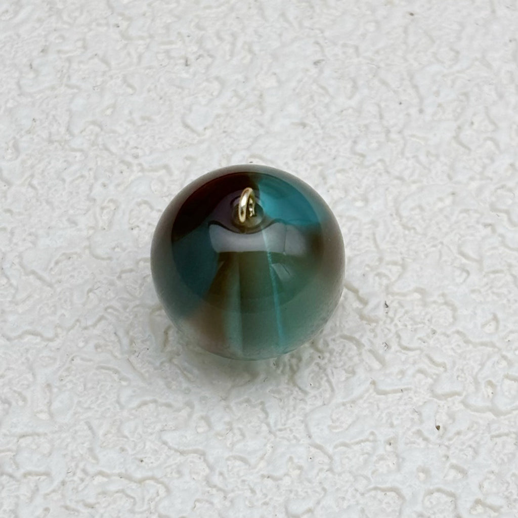 16mm | ダークゴールド x アイスブルーキャッツアイビーズ