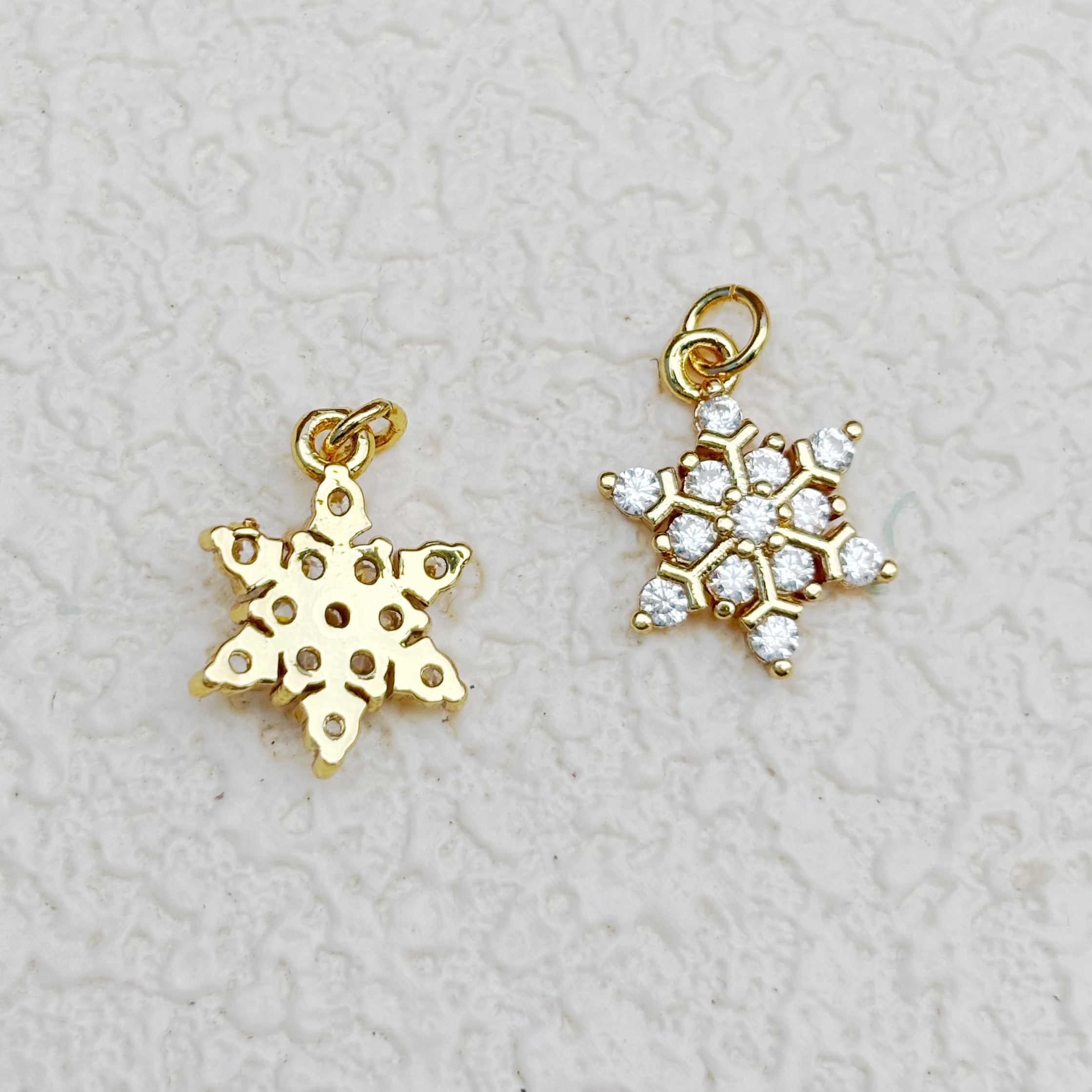 ジルコニアのスノーフレークチャーム