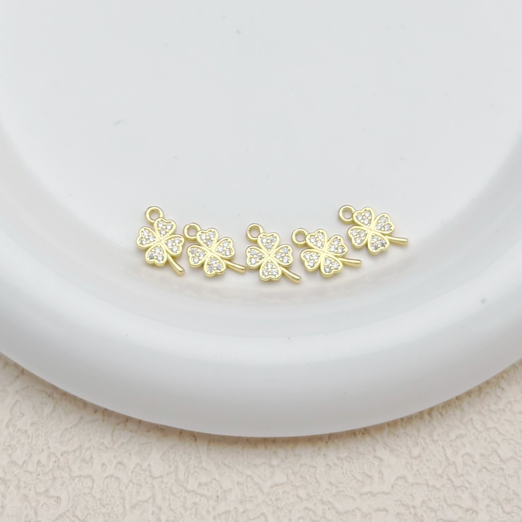 ジルコニアの四つ葉チャーム