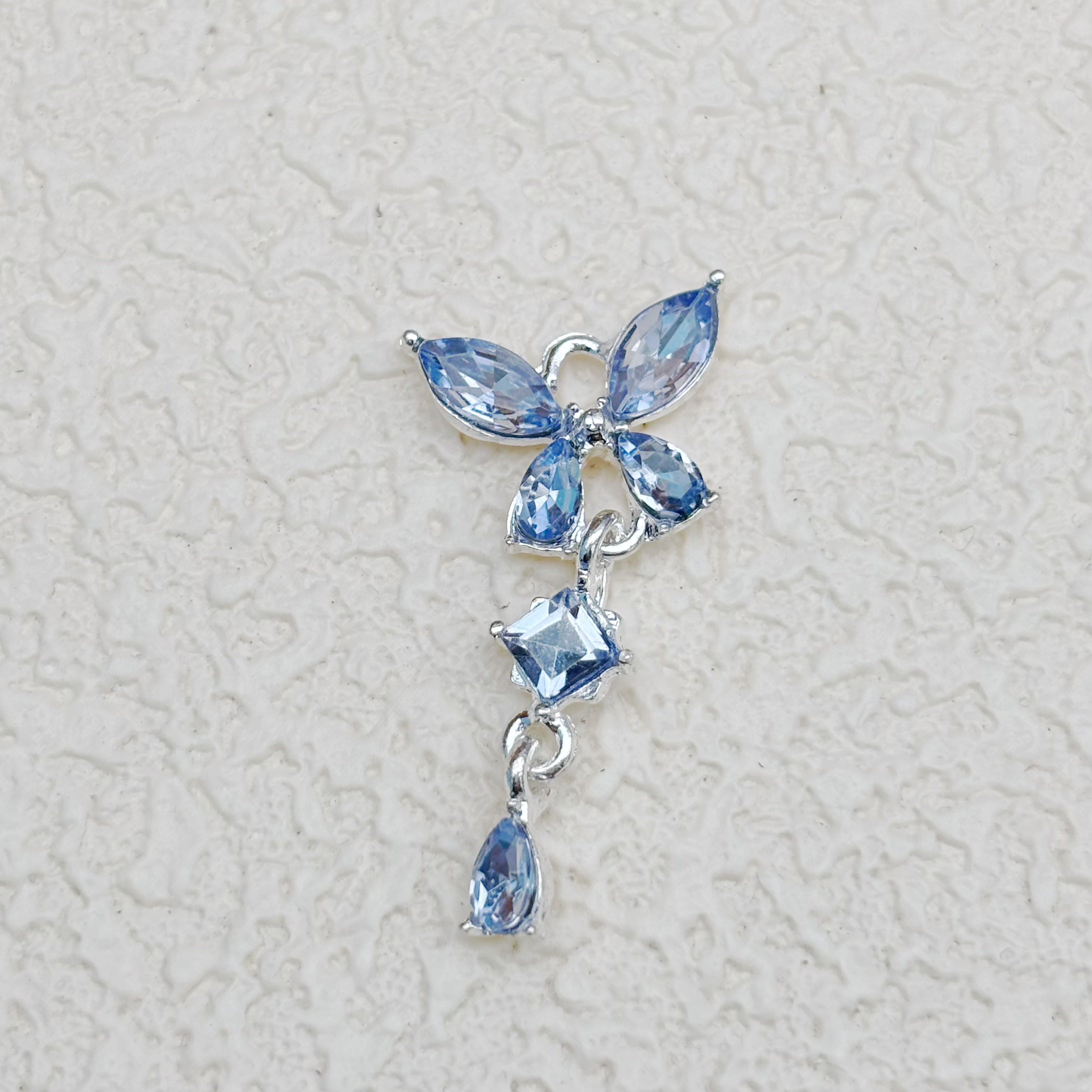 カラフルなジルコニアの蝶チャーム（ミニチャーム付き）