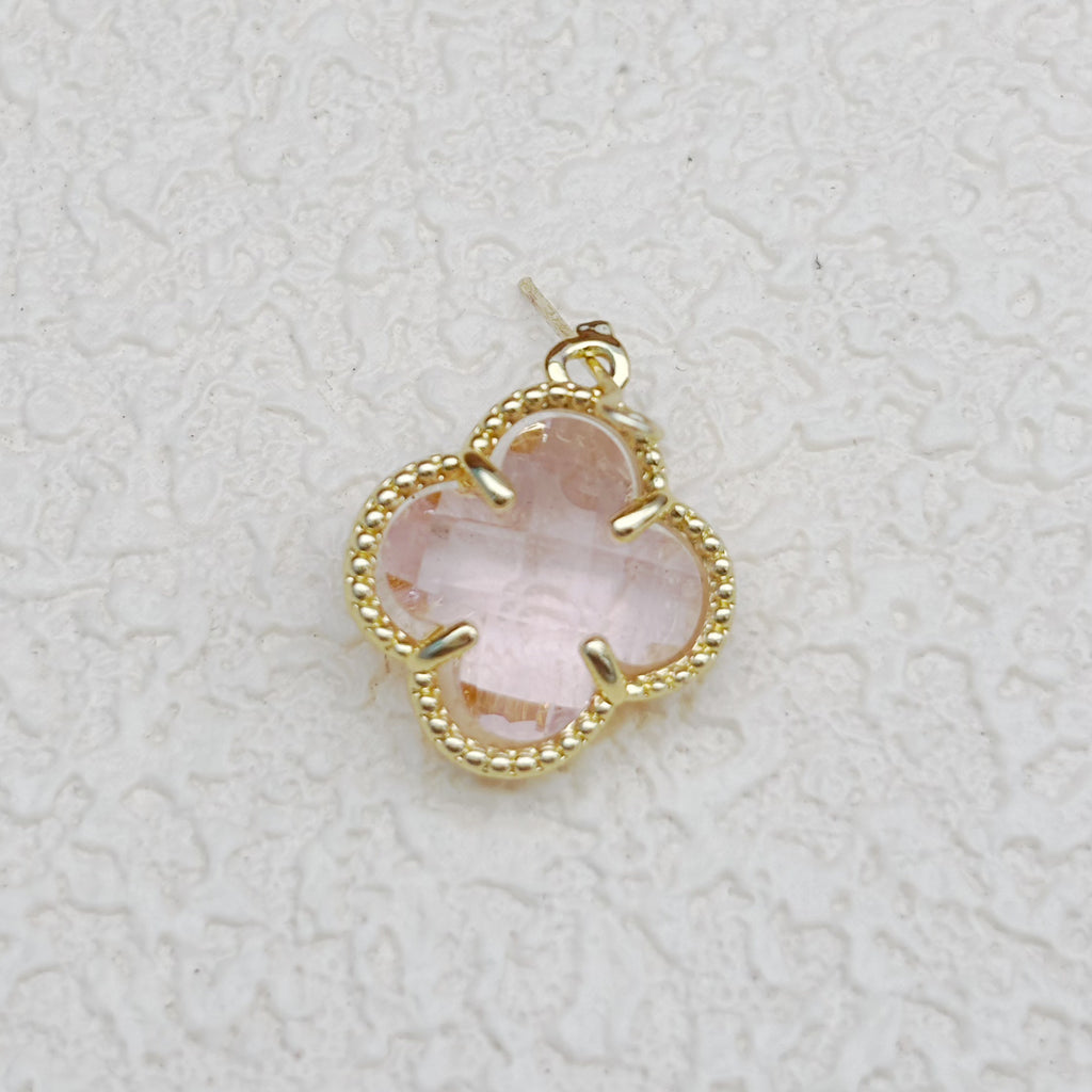 カラフルなクリスタルの四つ葉チャーム（変色防止加工）