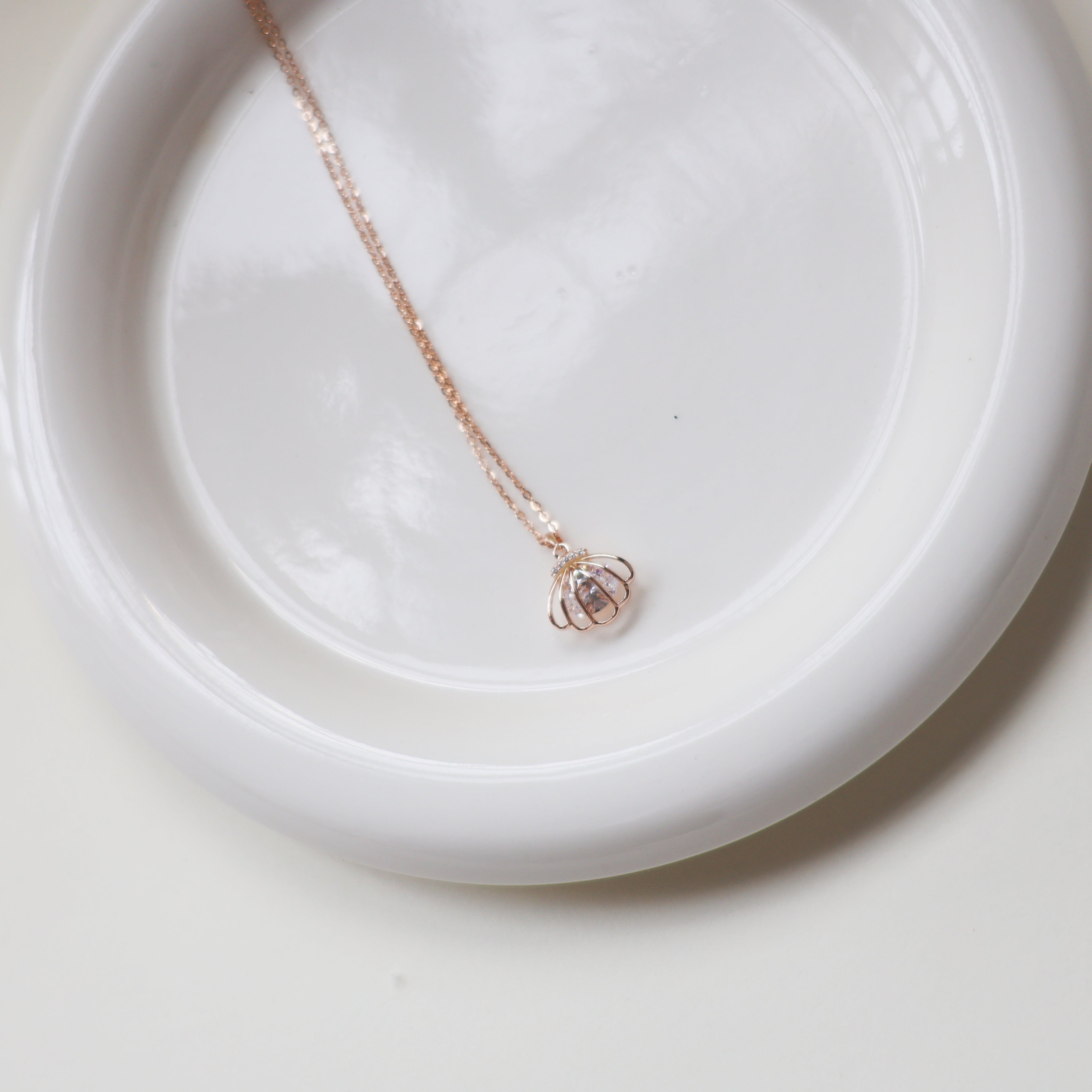 シェルモチーフネックレス｜925純銀×ジルコニア｜シルバー/ゴールド