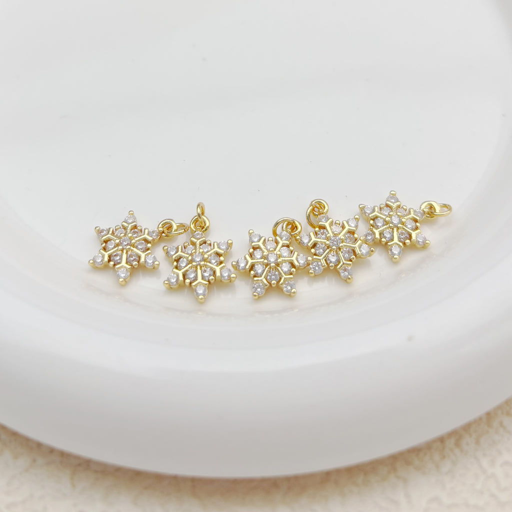 ジルコニアのスノーフレークチャーム