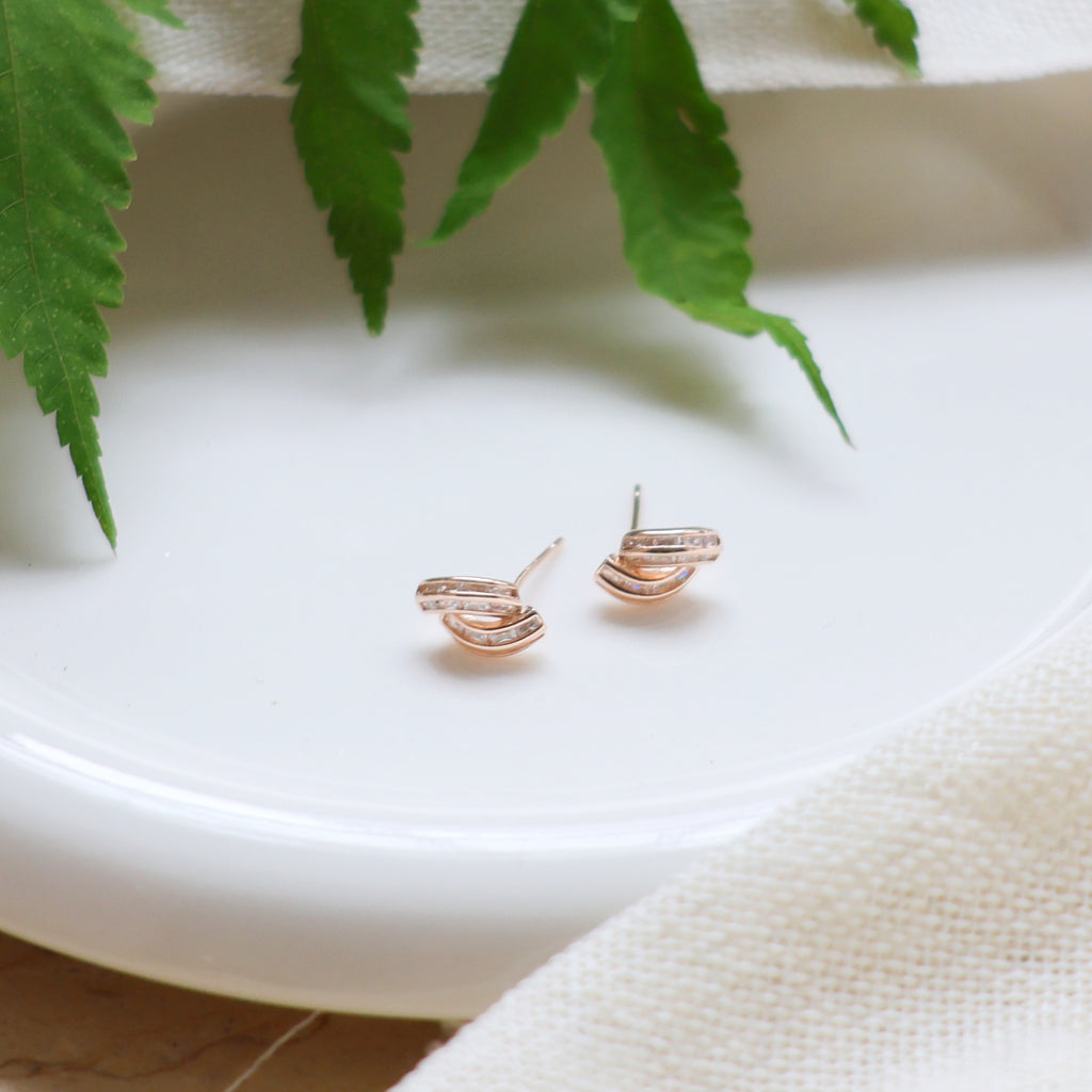 光のカーブライン | ジルコニアピアス（シルバー／ゴールド）SV925