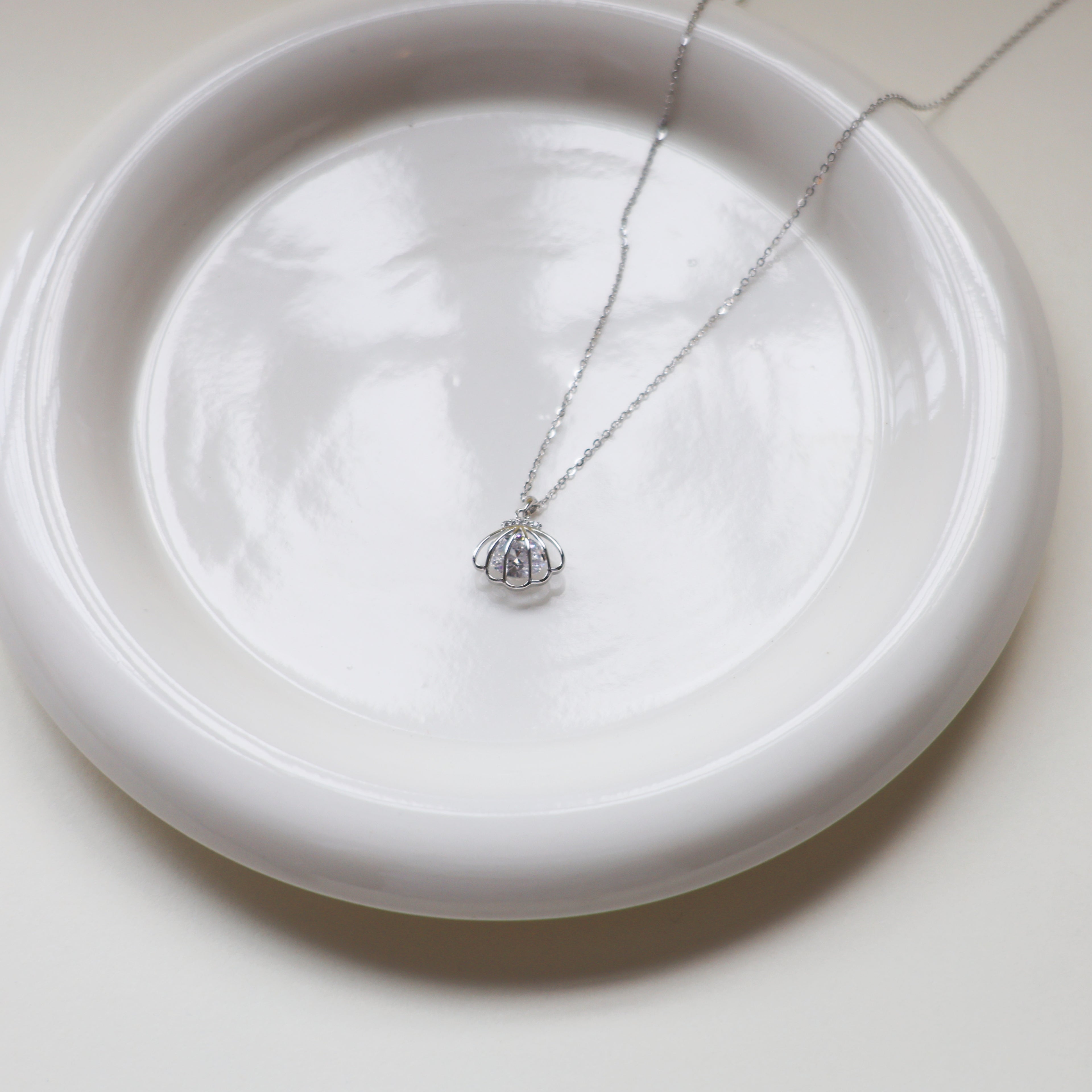 シェルモチーフネックレス｜925純銀×ジルコニア｜シルバー/ゴールド
