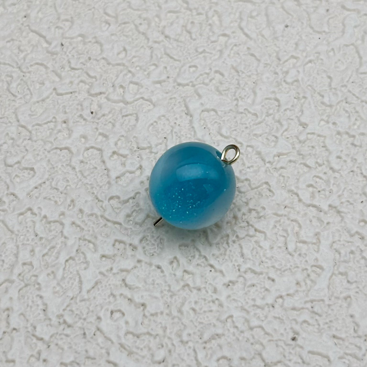 12mm | 紫外線で色が変わるビーズ（アクアブルー→ラベンダー柄）