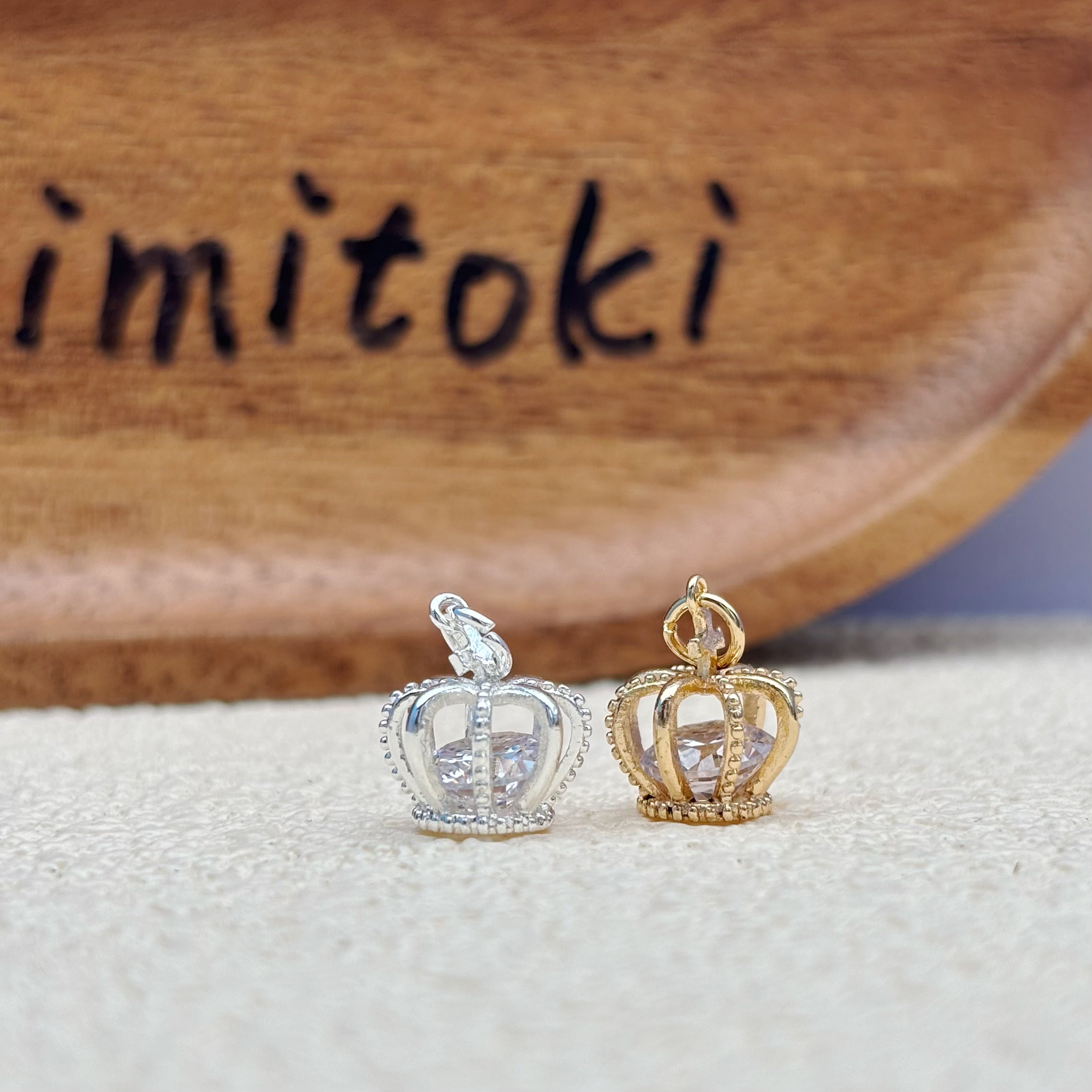 ジルコニアのロイヤルクラウンチャーム