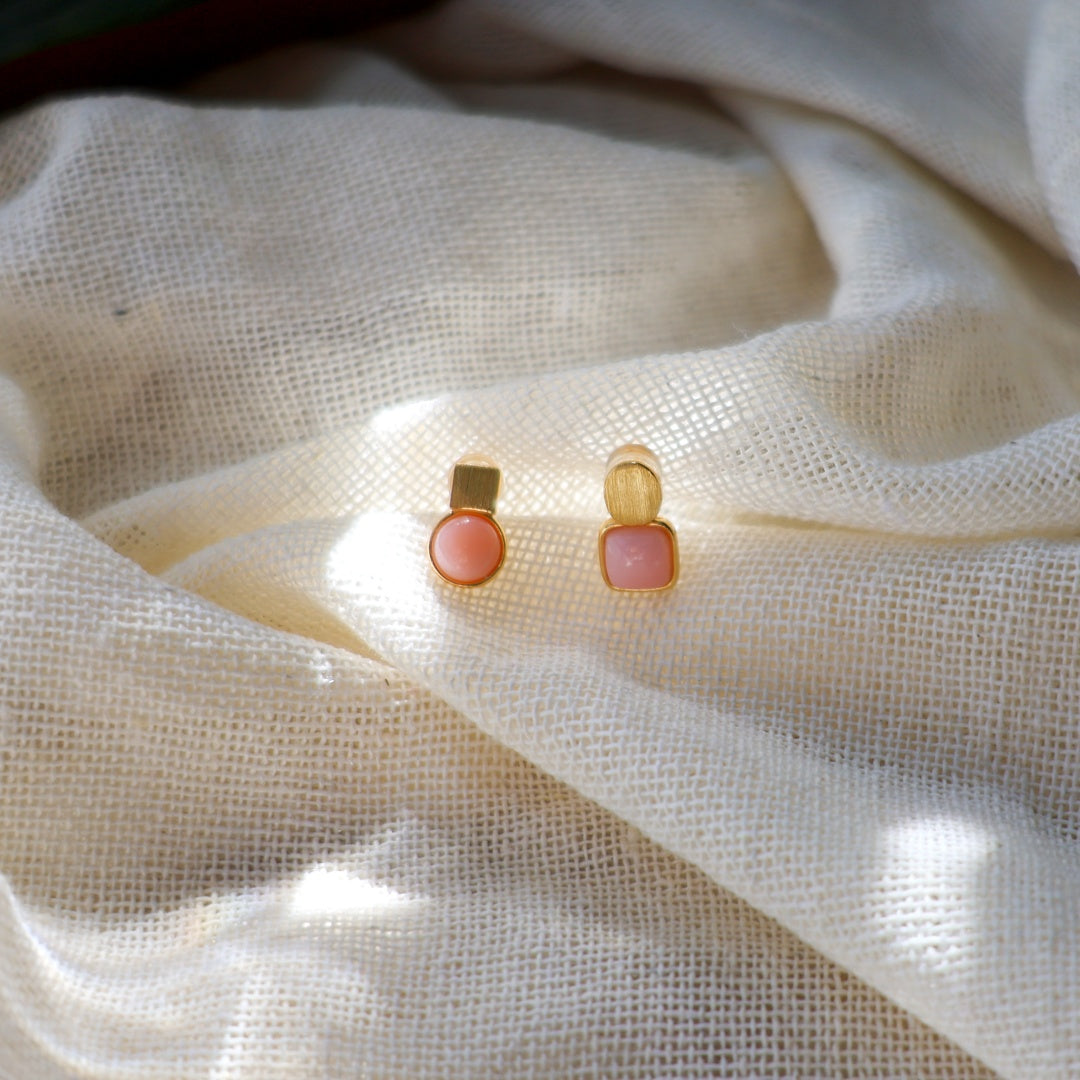 侘の雫 | ピンクオパールのアシンメトリーピアス