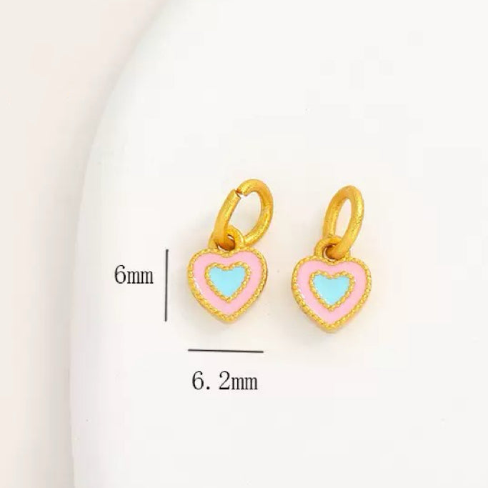 エポキシ加工のツートンカラーハートチャーム（金具付き）