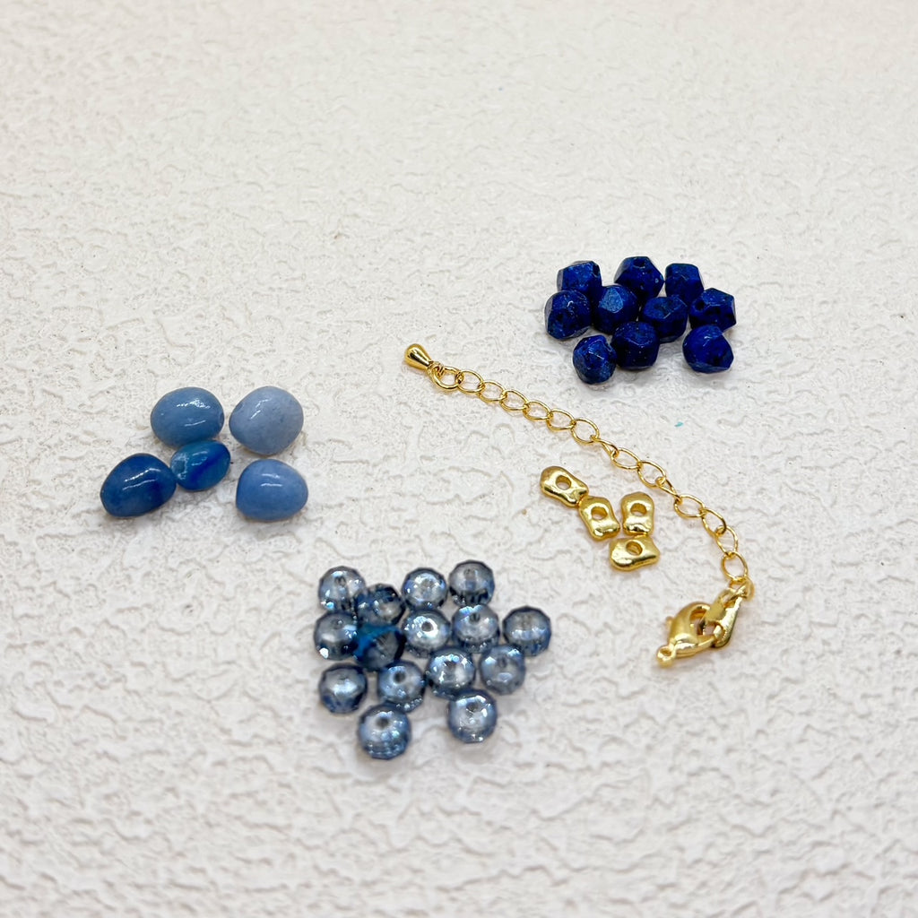 ラピスラズリと × オーロラブルービーズのネックレス＆ブレスレット