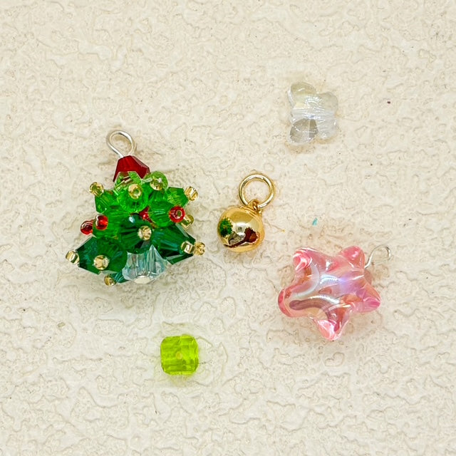立体クリスマスツリーのビーズチャームキーホルダー