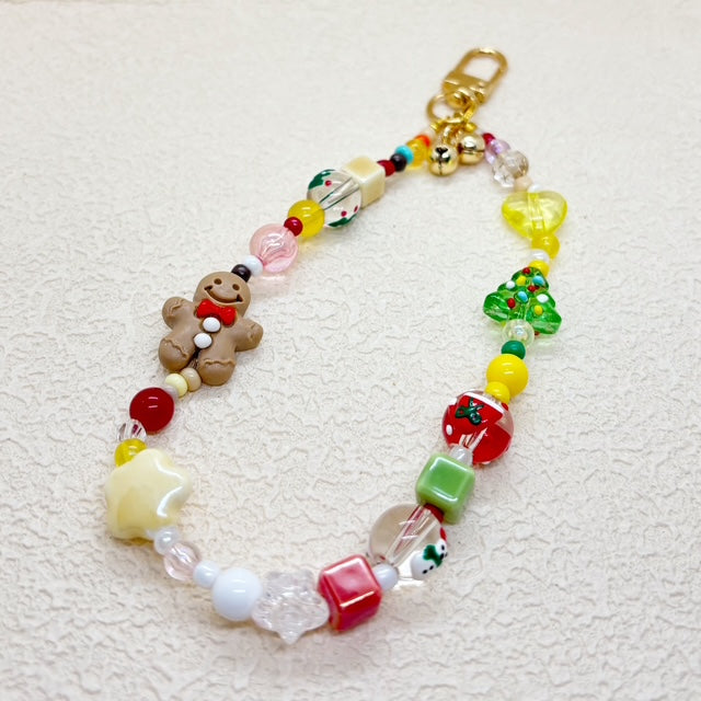 ジンジャーブレッド＆カラフルビーズのクリスマススマホストラップ