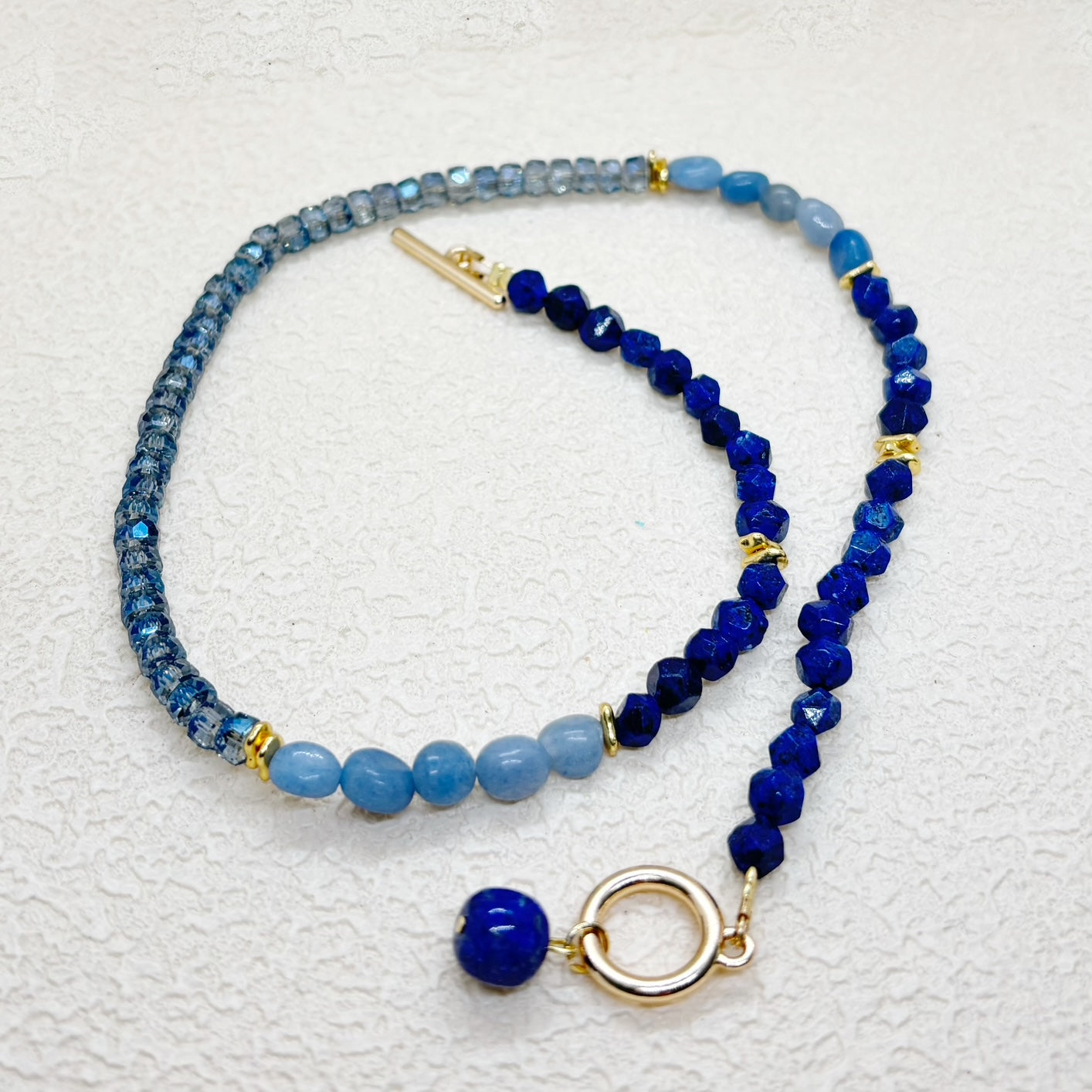 ラピスラズリと × オーロラブルービーズのネックレス＆ブレスレット